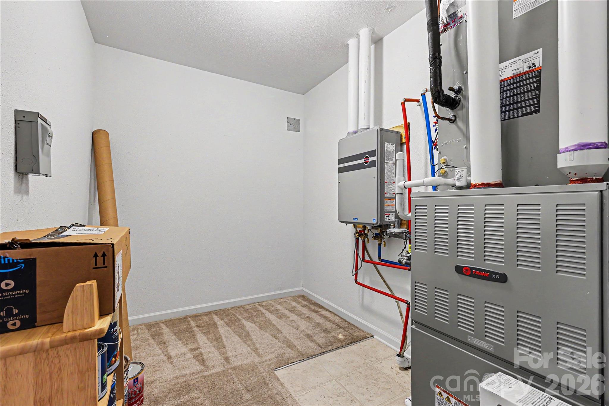 3800 Shasta Circle — Clover