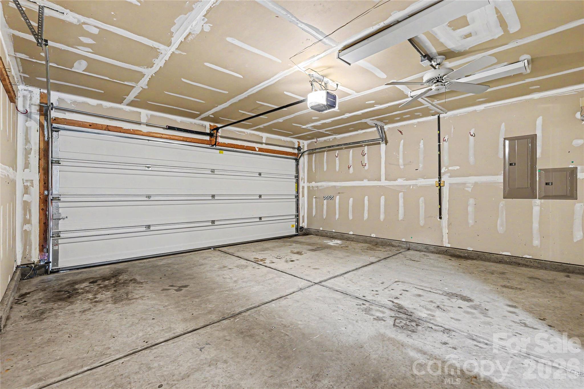 3800 Shasta Circle — Clover