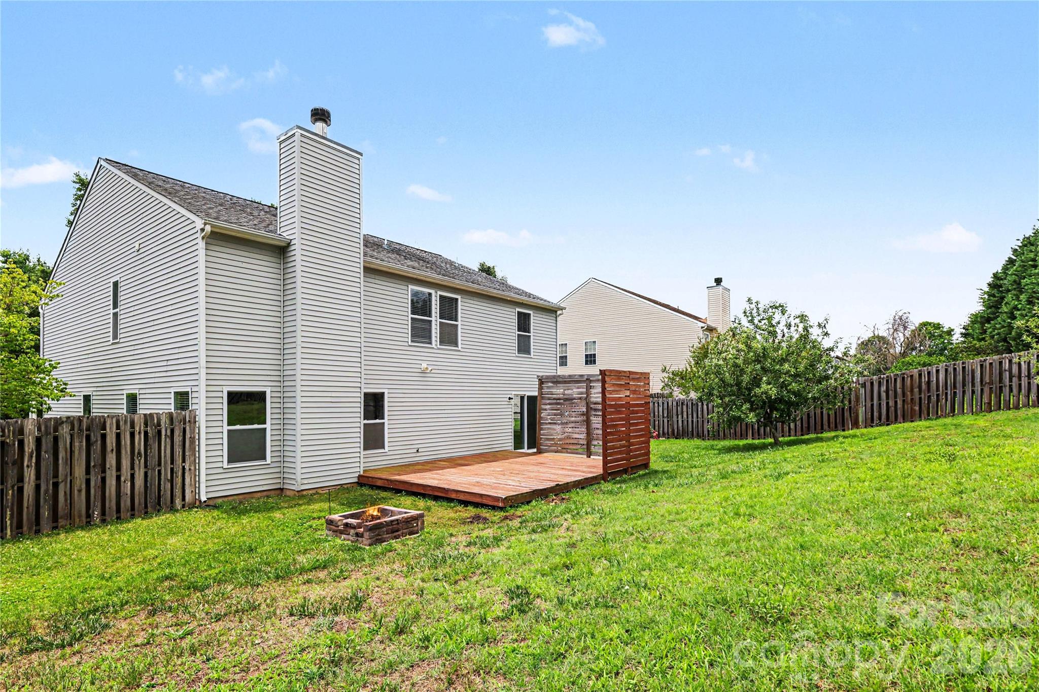 3800 Shasta Circle — Clover