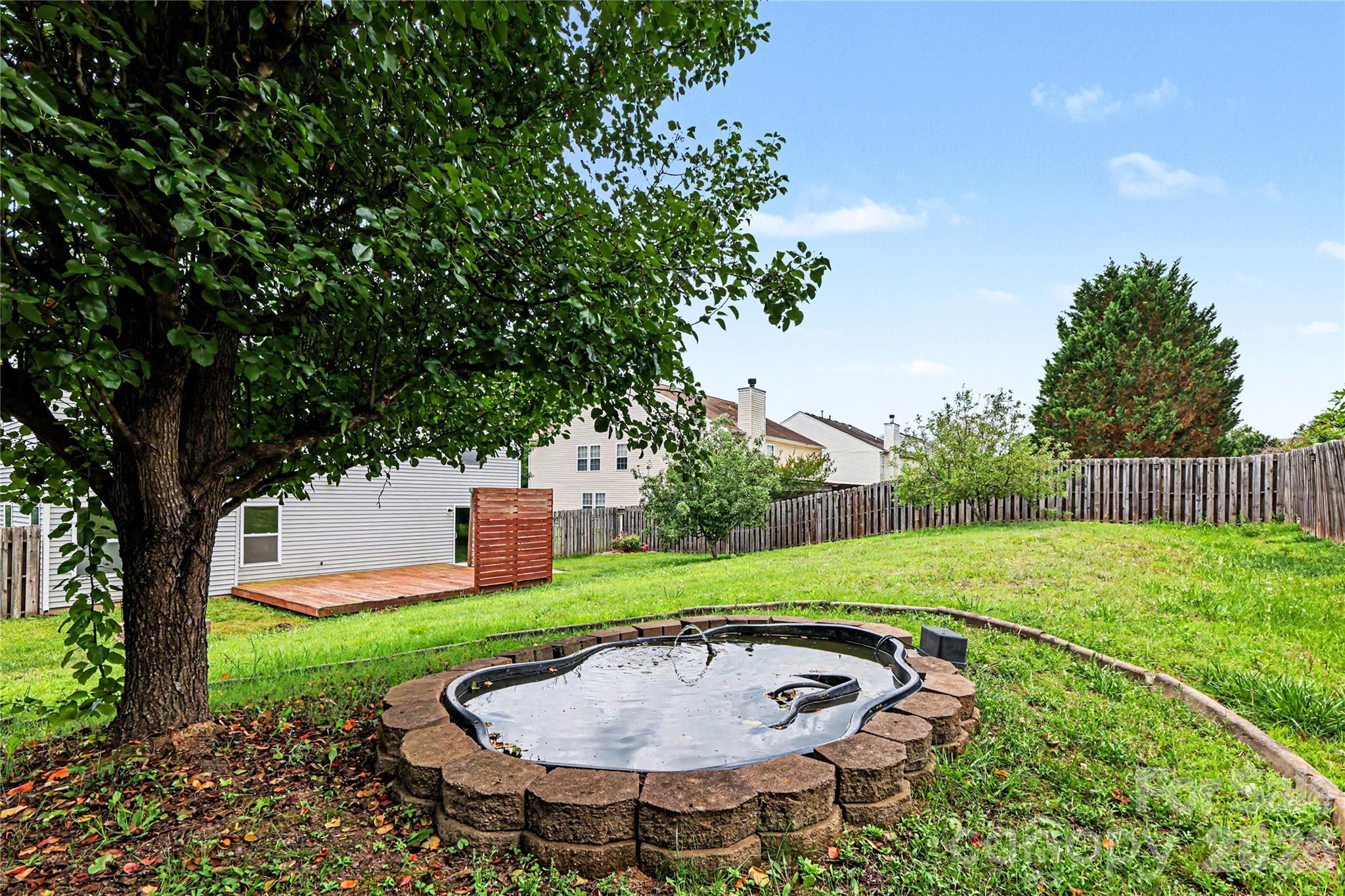 3800 Shasta Circle — Clover