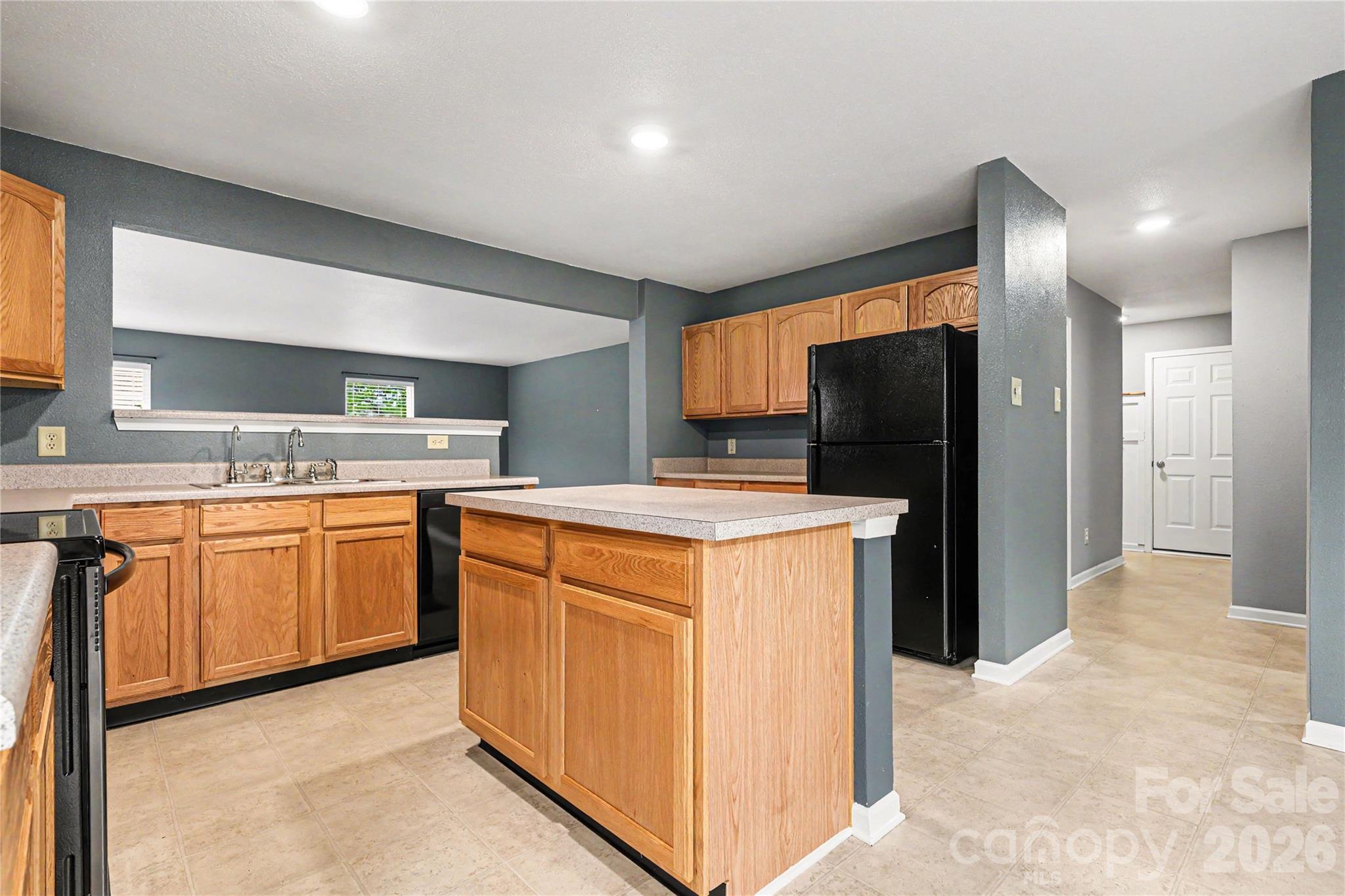 3800 Shasta Circle — Clover