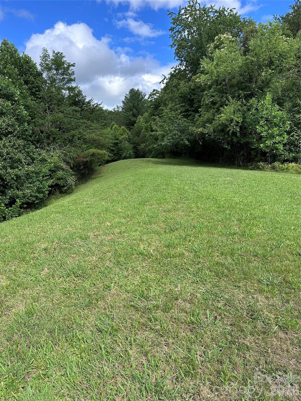 70 Heslar Way — Marshall