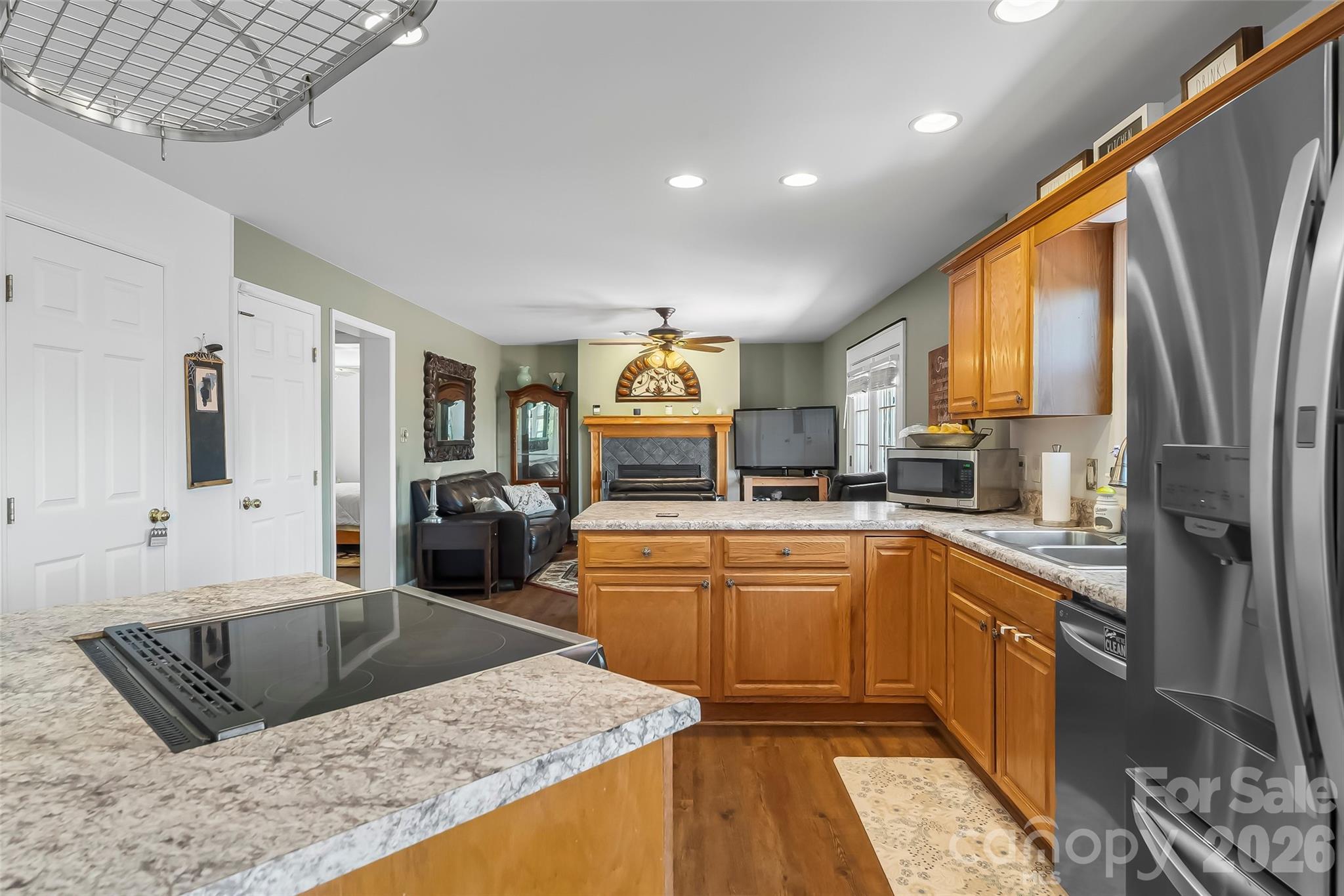 70 Heslar Way — Marshall