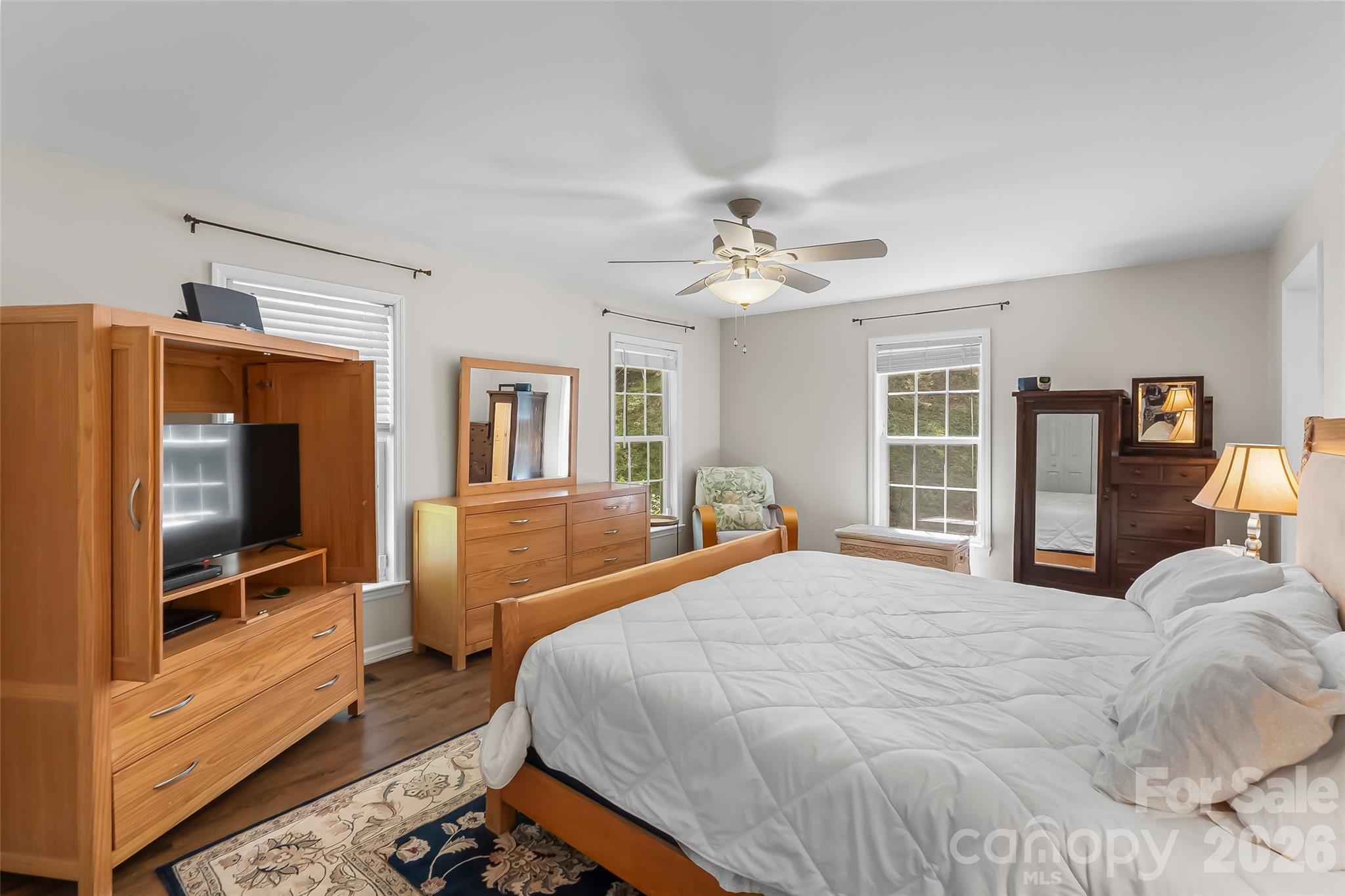 70 Heslar Way — Marshall