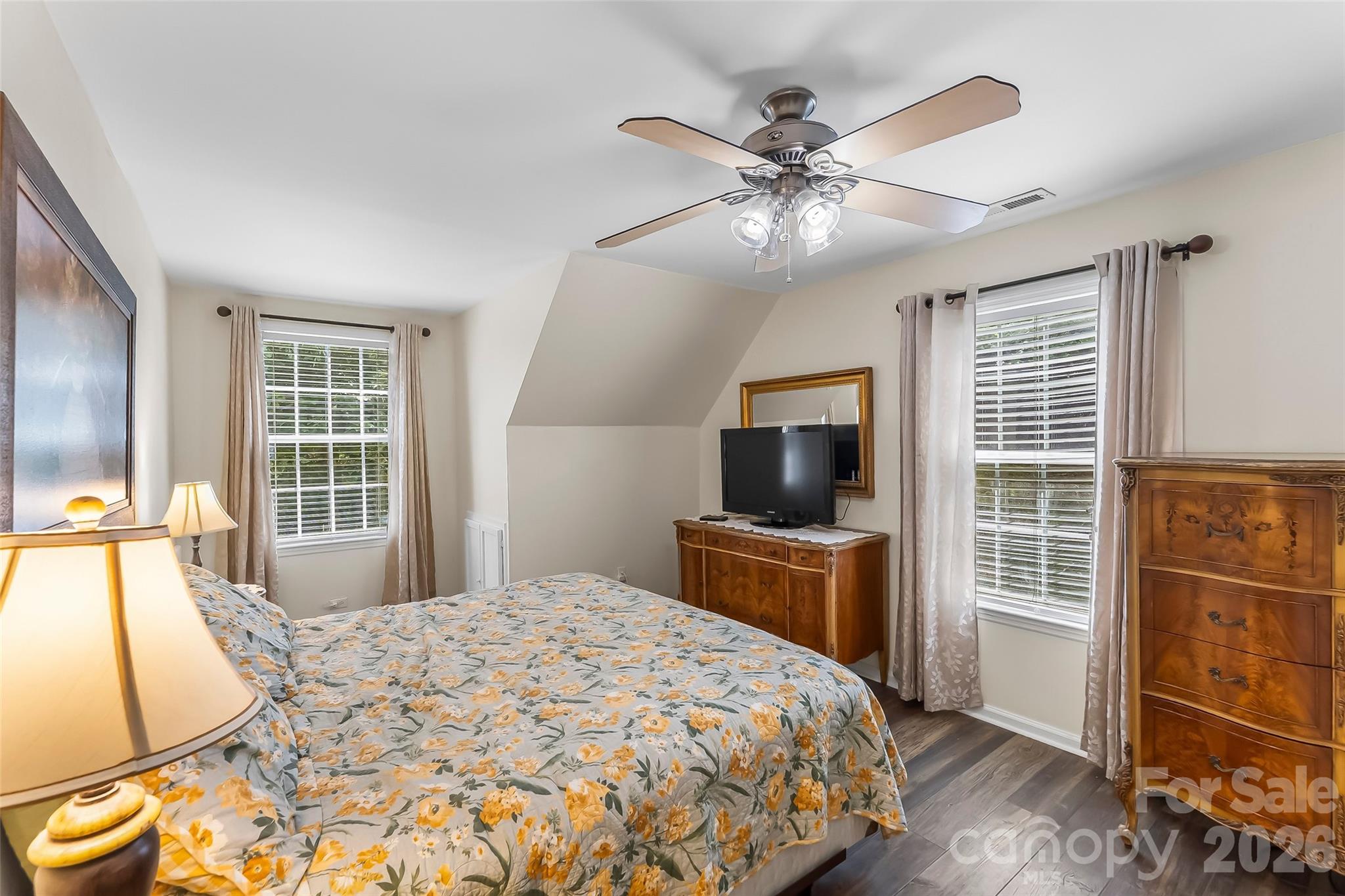 70 Heslar Way — Marshall