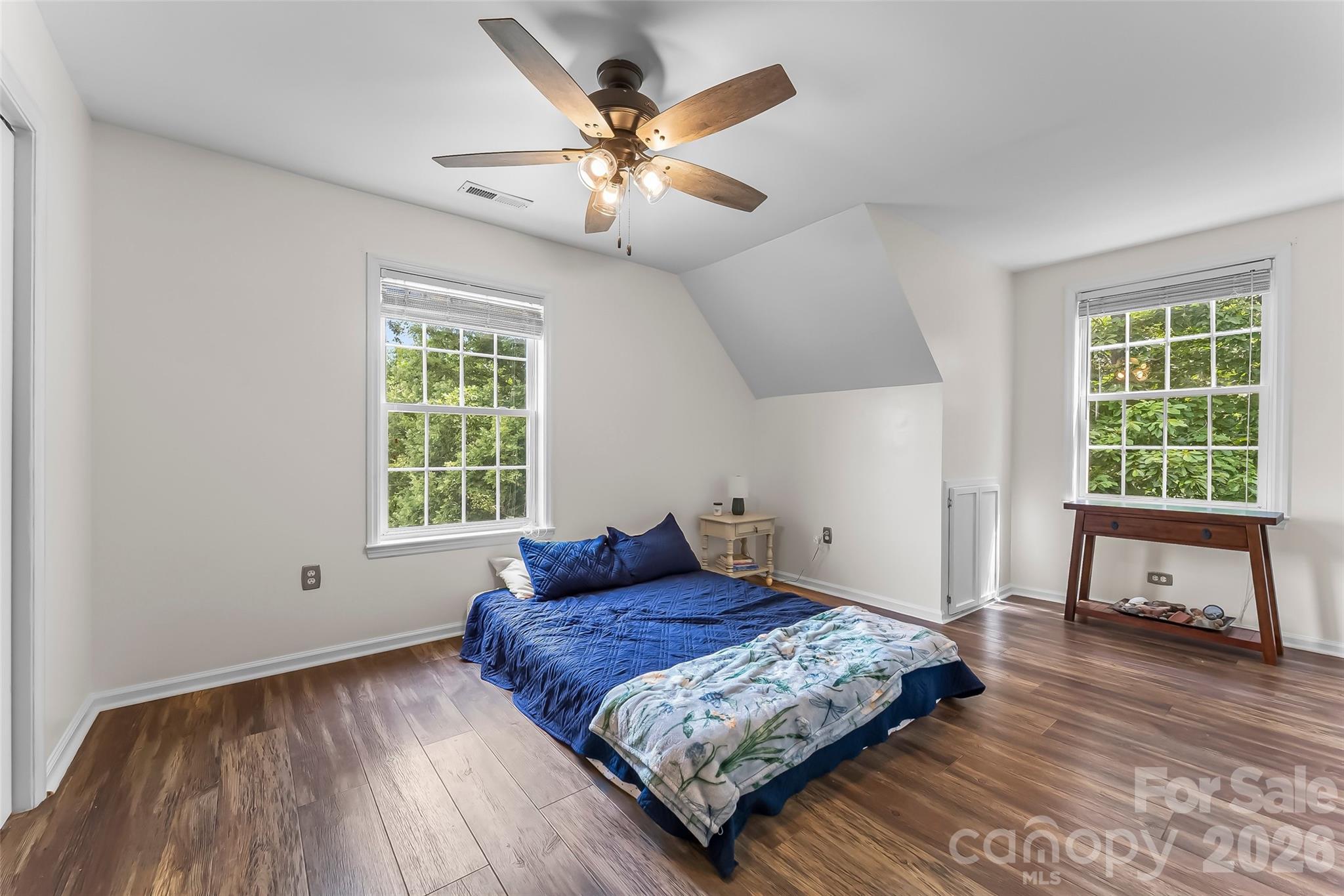 70 Heslar Way — Marshall