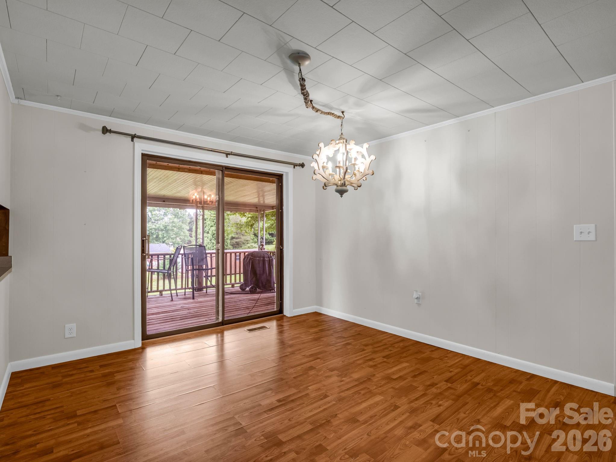 151 Woodside Drive — Forest City