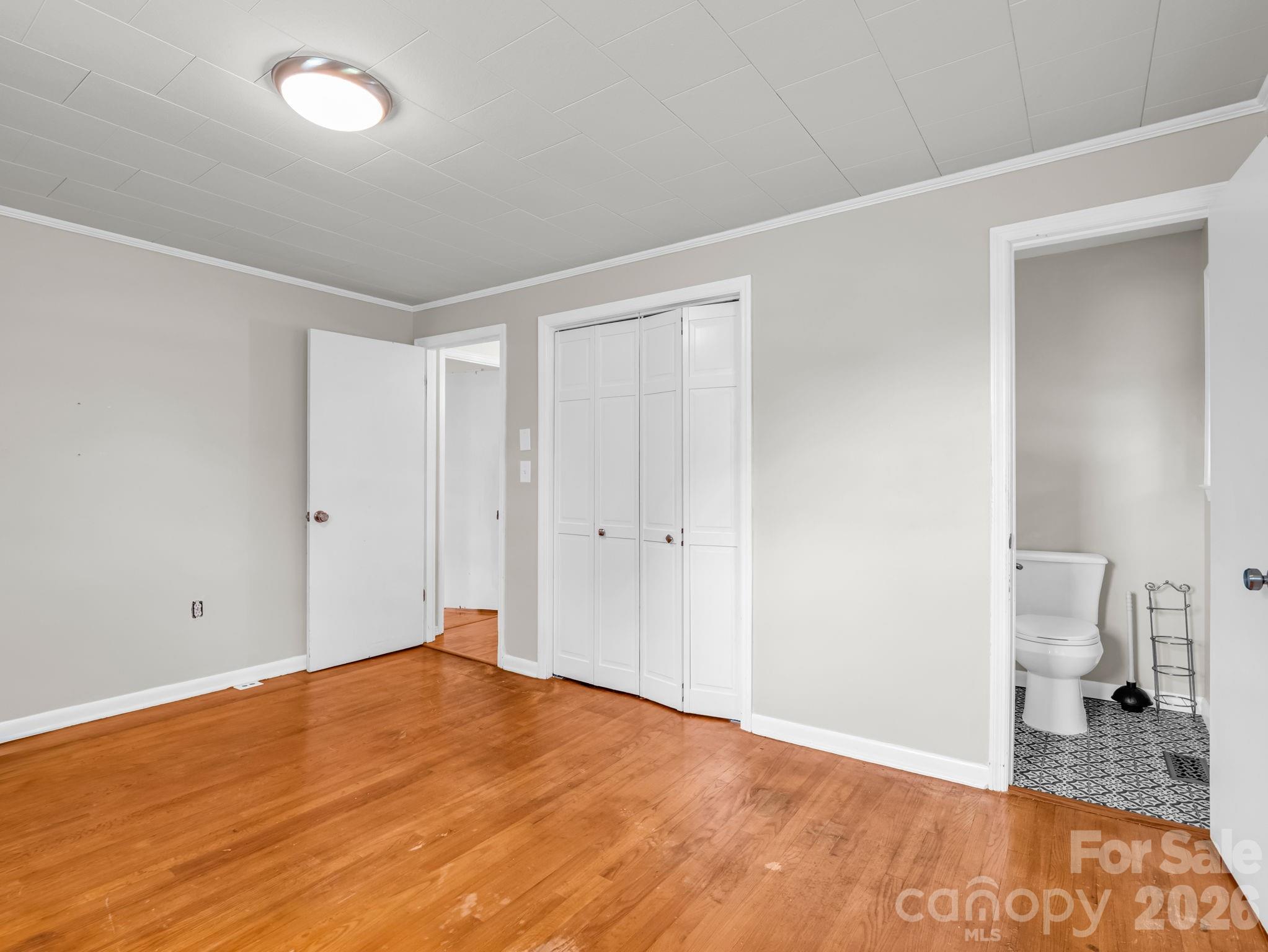 151 Woodside Drive — Forest City