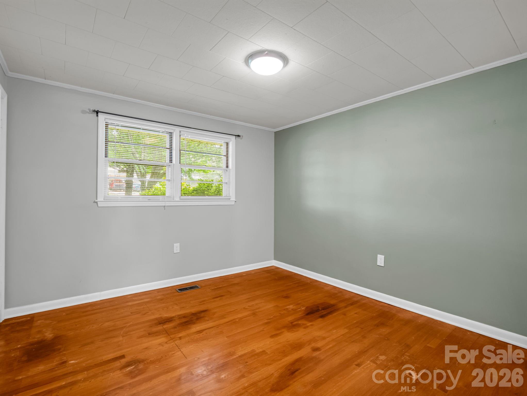 151 Woodside Drive — Forest City