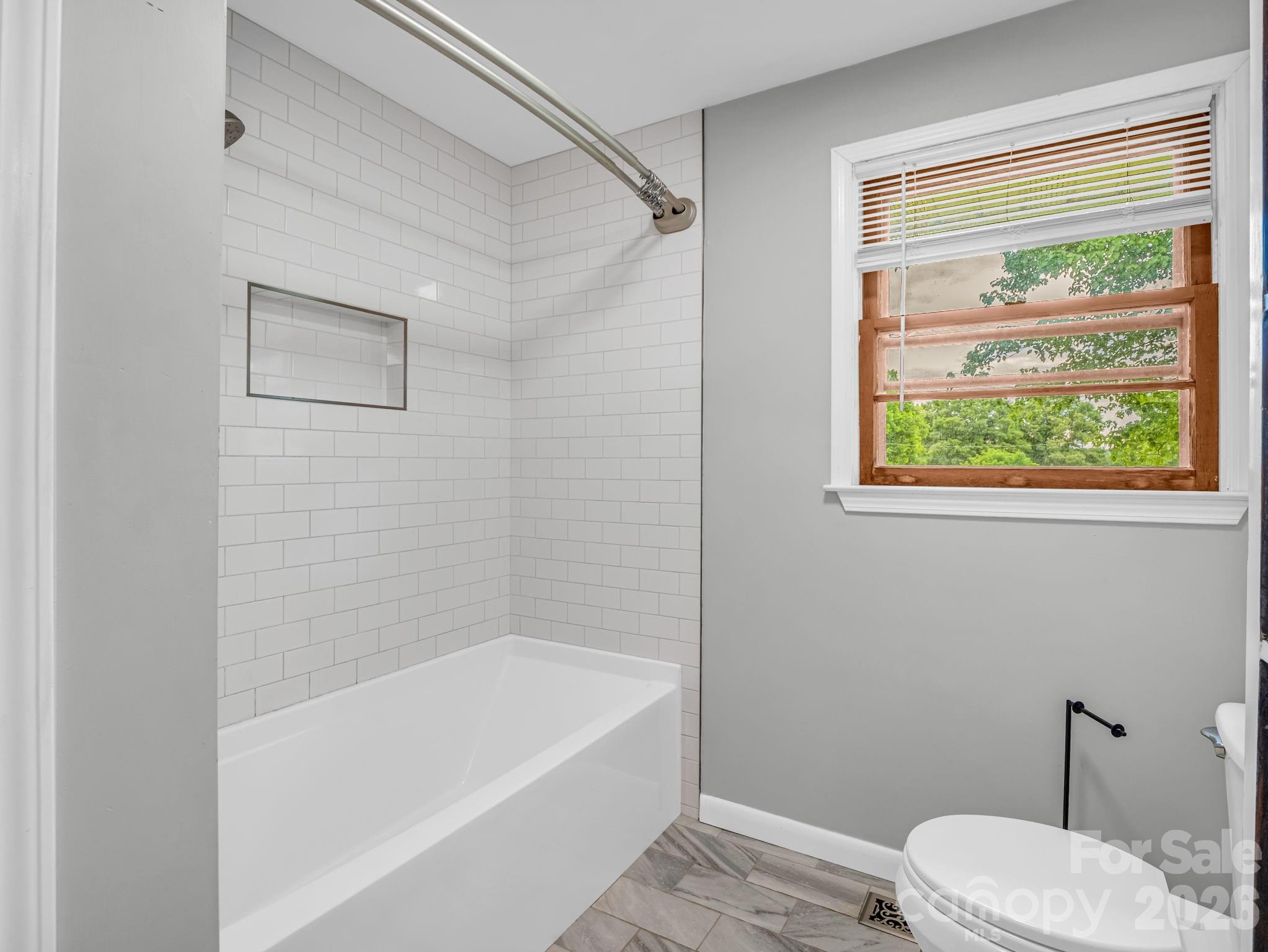 151 Woodside Drive — Forest City