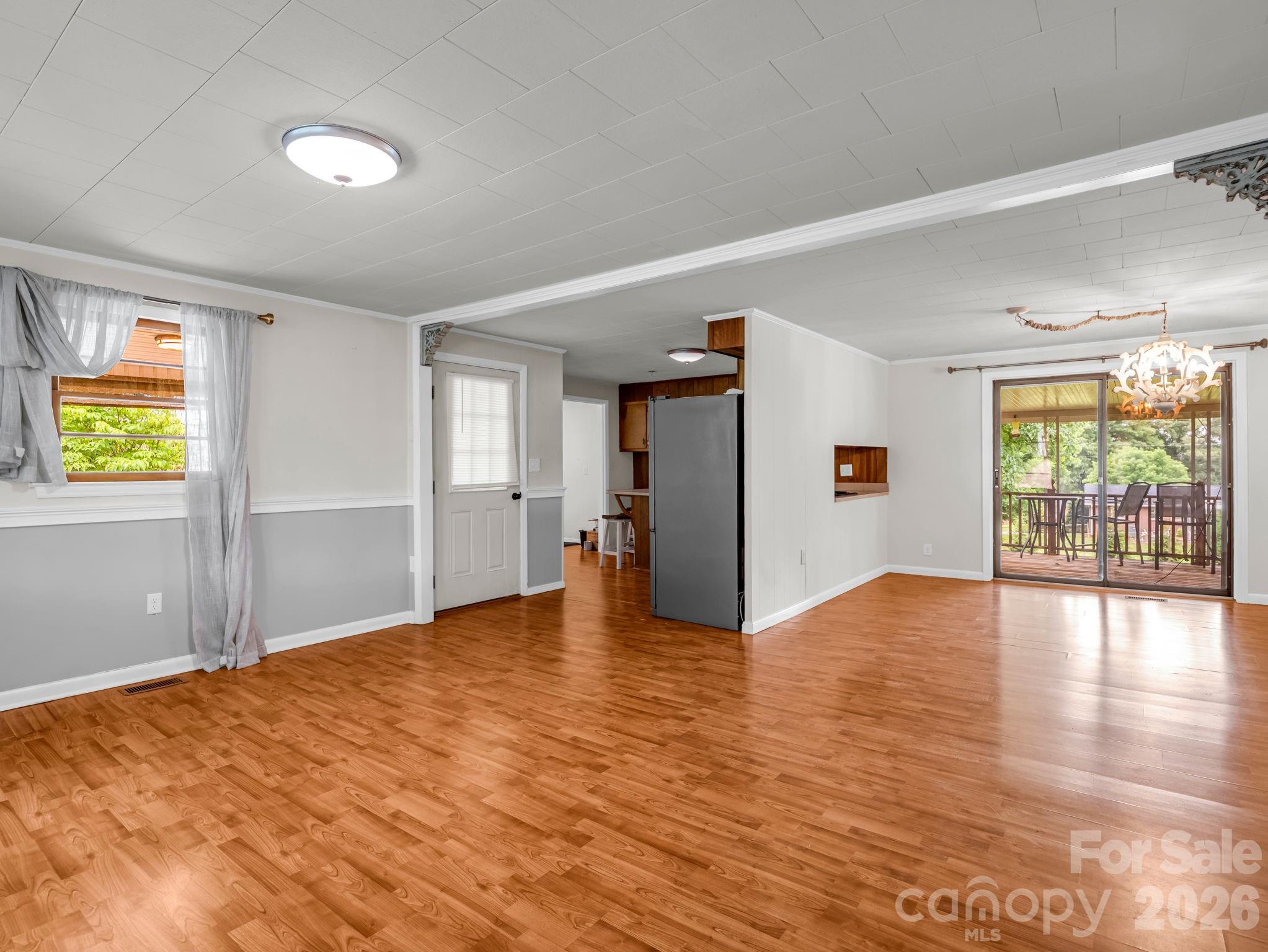 151 Woodside Drive — Forest City