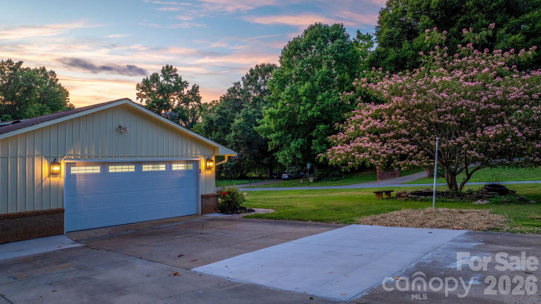 602 Sharon Drive — Statesville