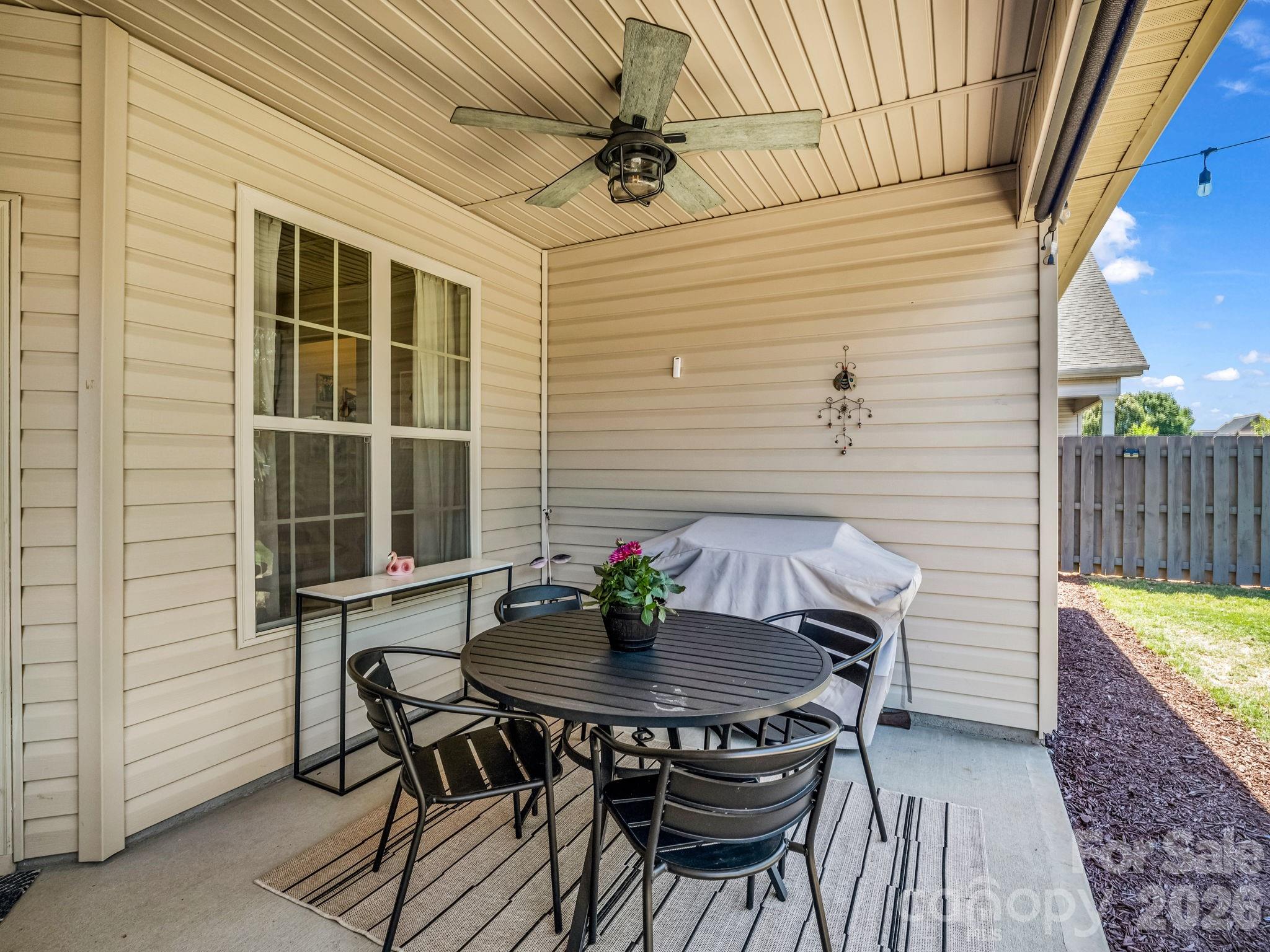 672 Ridgeville Crossing Drive — Inman