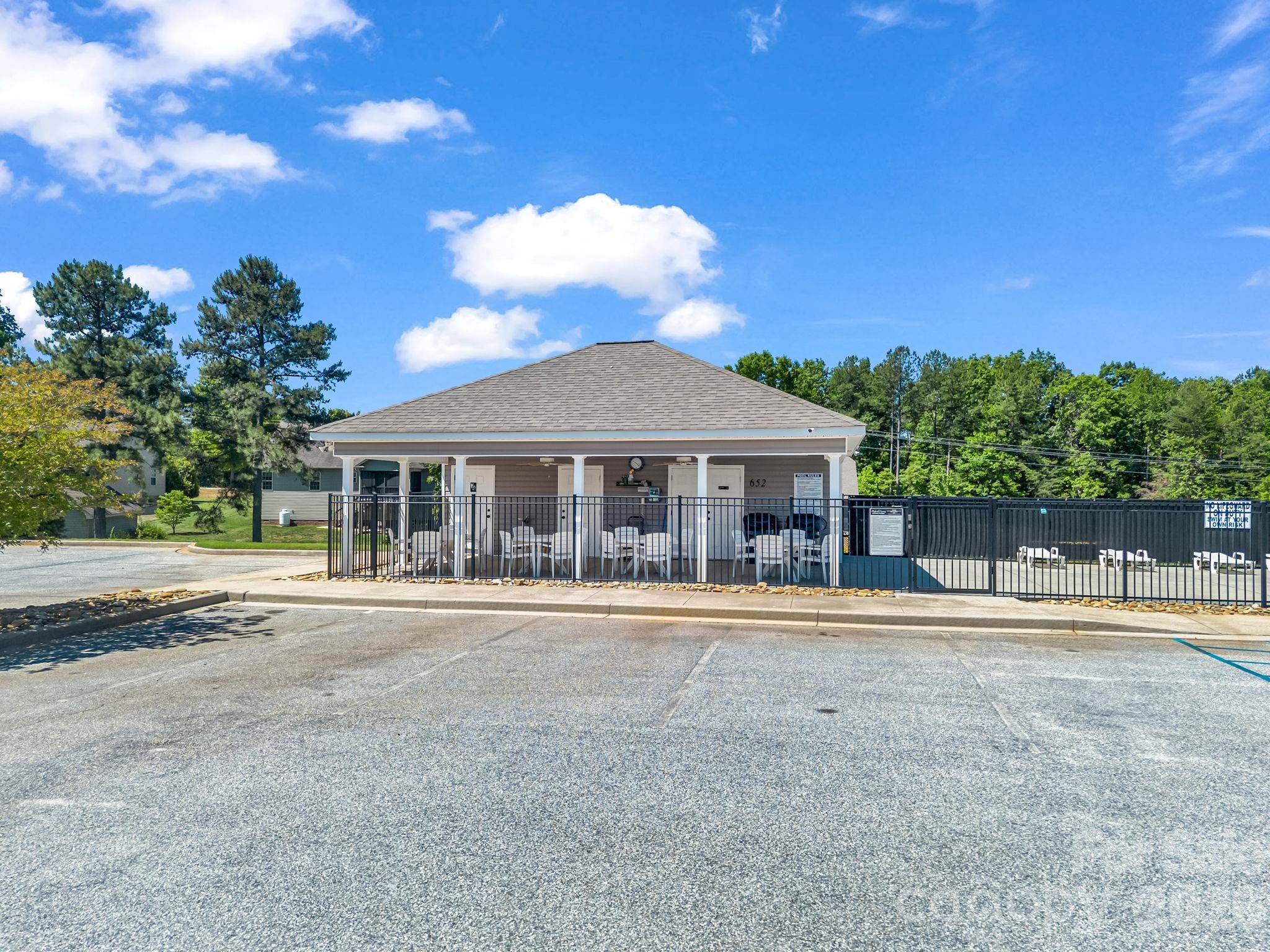 672 Ridgeville Crossing Drive — Inman