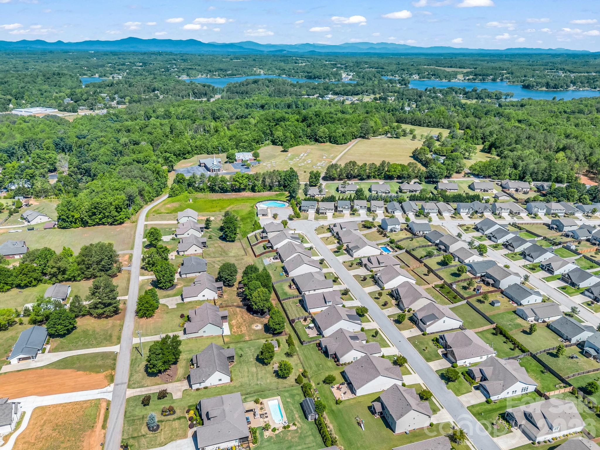 672 Ridgeville Crossing Drive — Inman