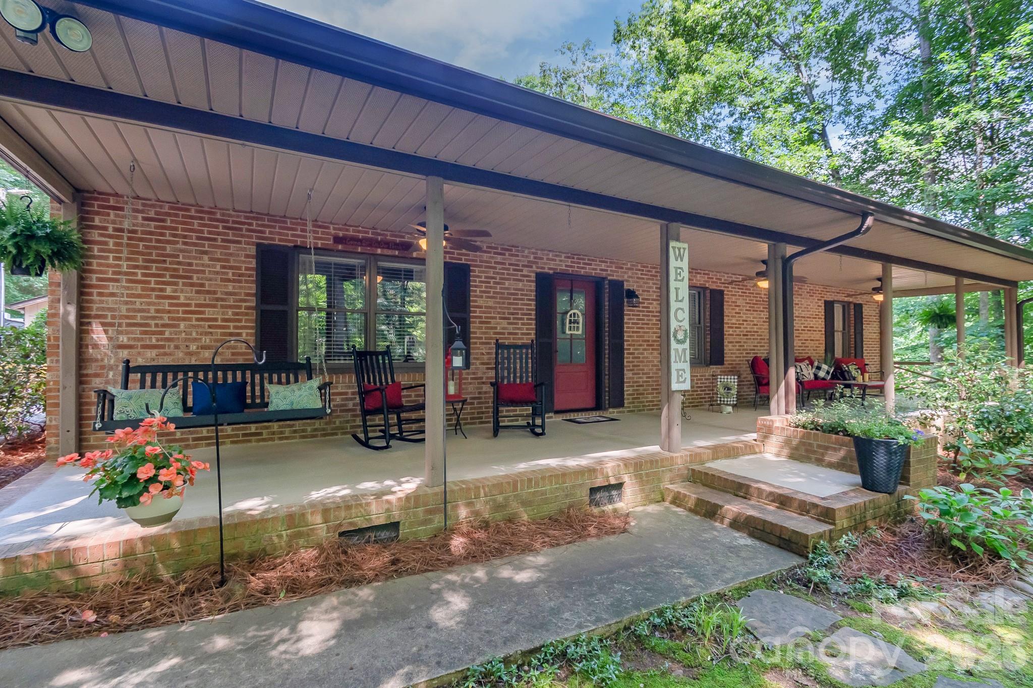 6806 Davis Road — Waxhaw