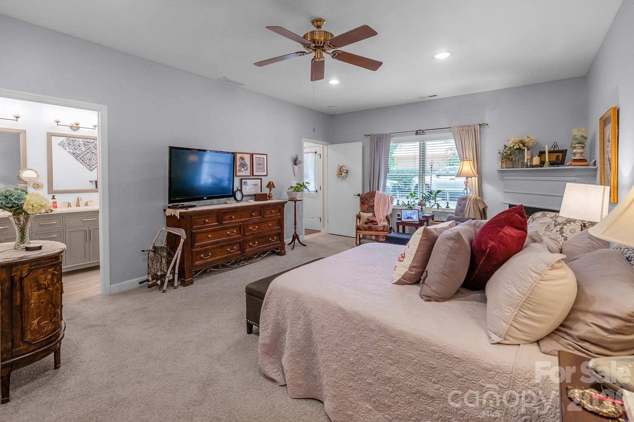 6806 Davis Road — Waxhaw