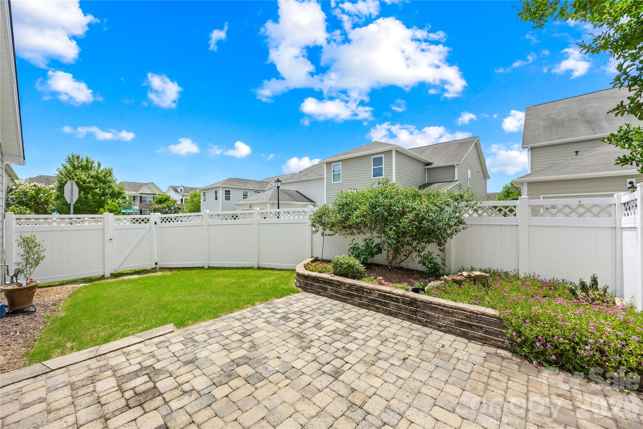 14004 Helen Benson Boulevard — Davidson