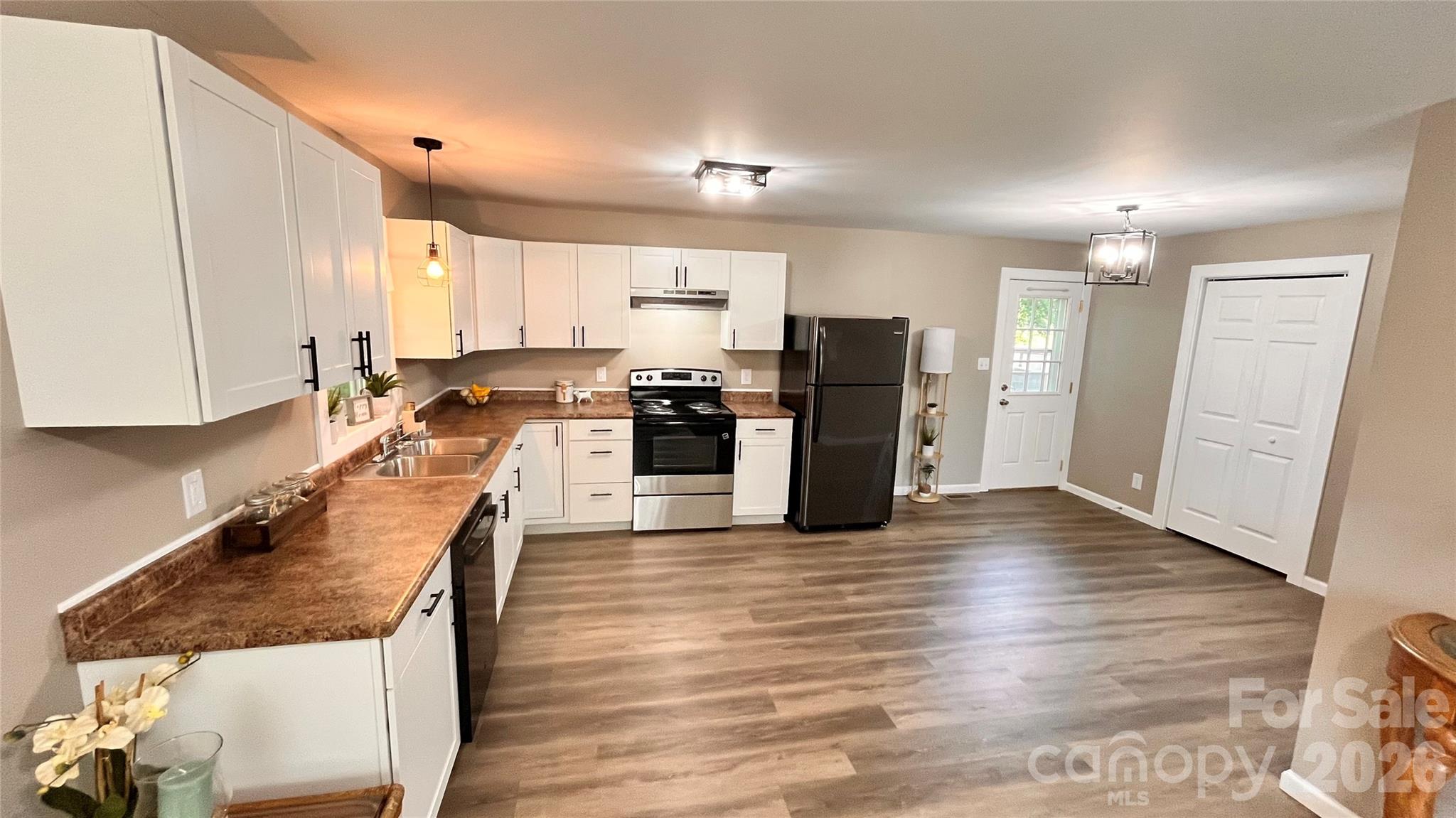4009 Smokey Creek Road — Lenoir