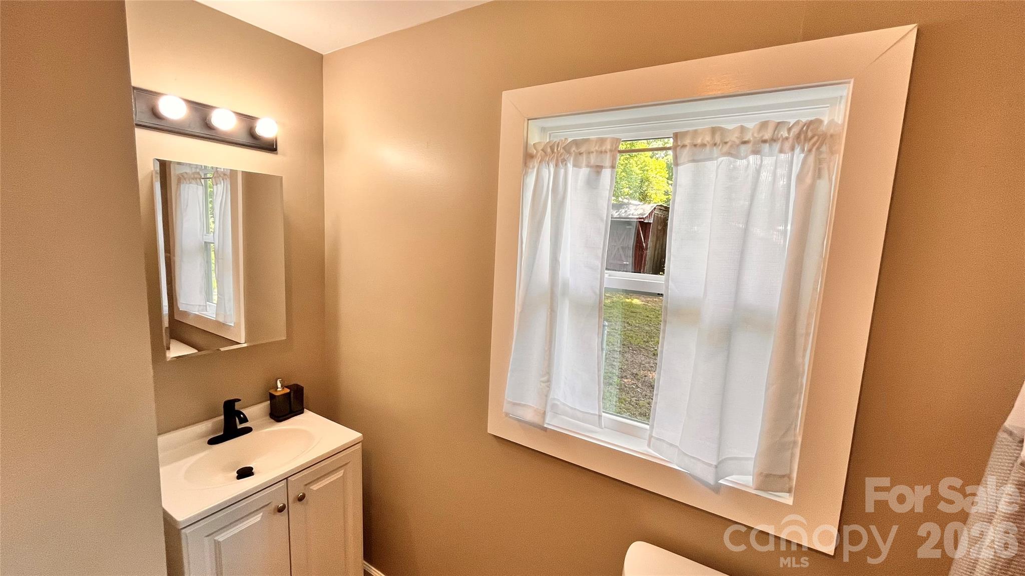 4009 Smokey Creek Road — Lenoir