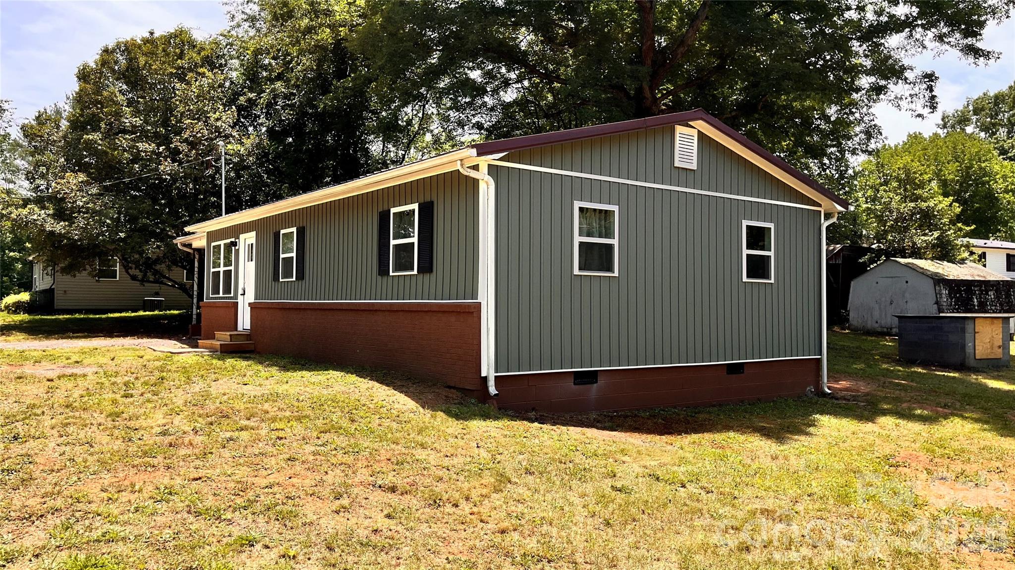4009 Smokey Creek Road — Lenoir