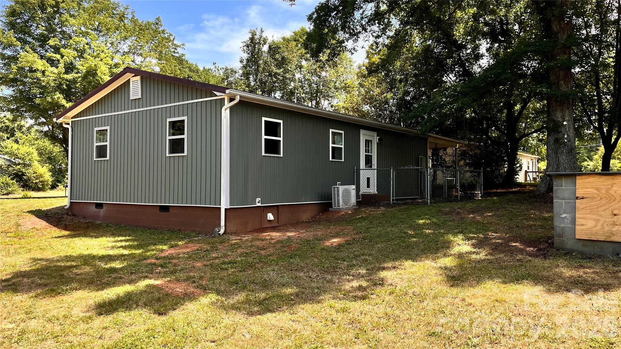 4009 Smokey Creek Road — Lenoir