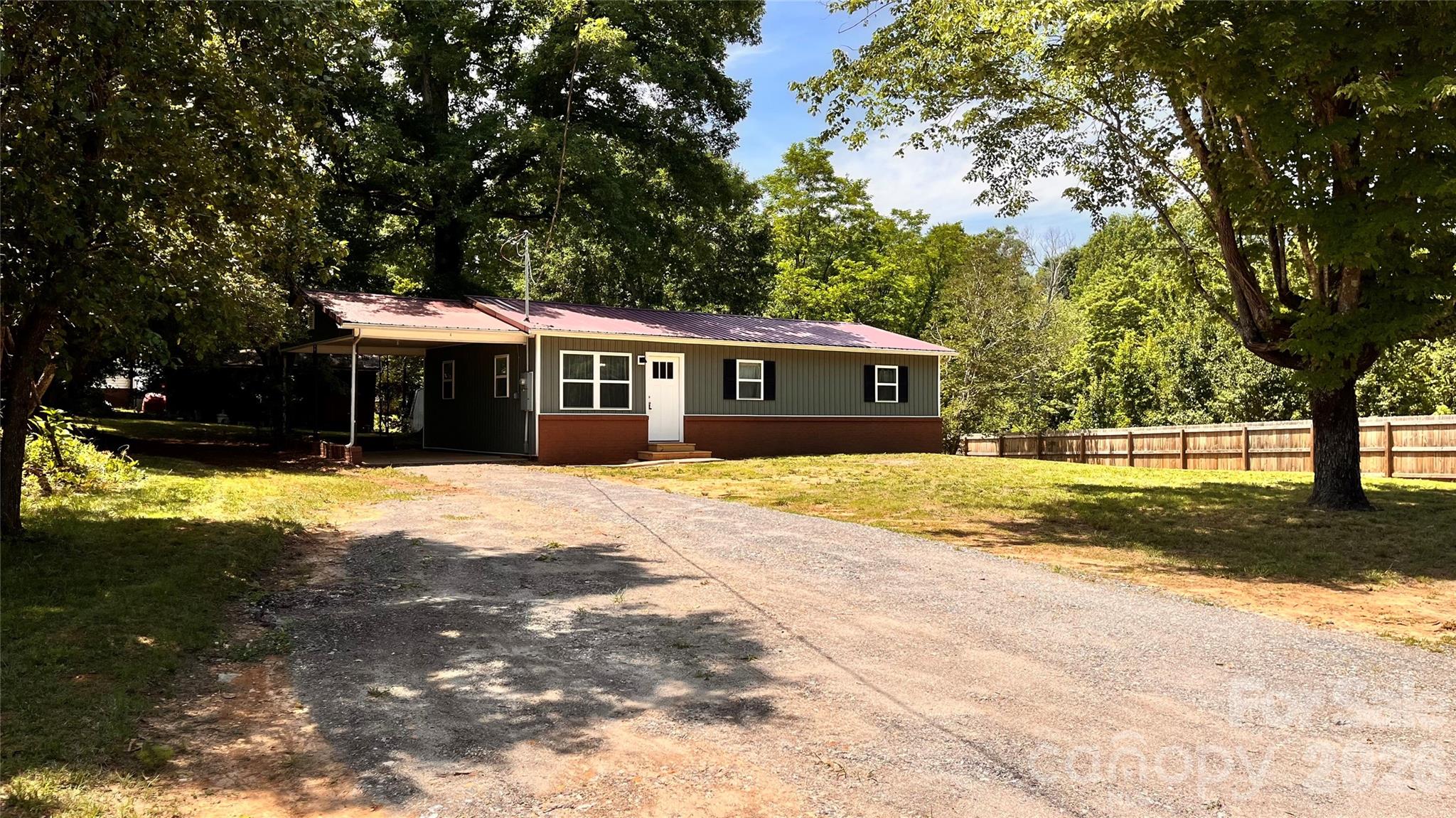 4009 Smokey Creek Road — Lenoir