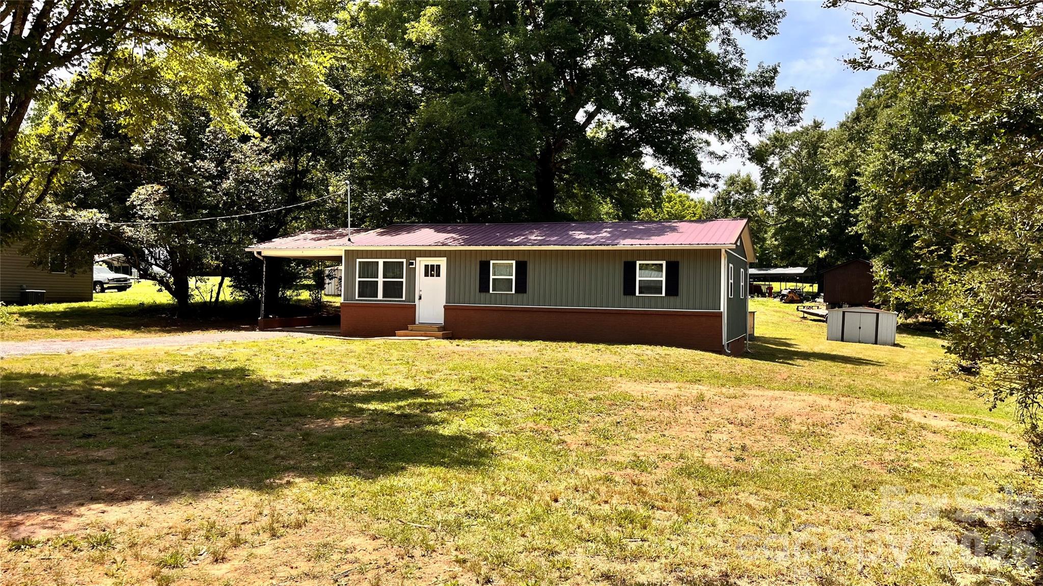 4009 Smokey Creek Road — Lenoir