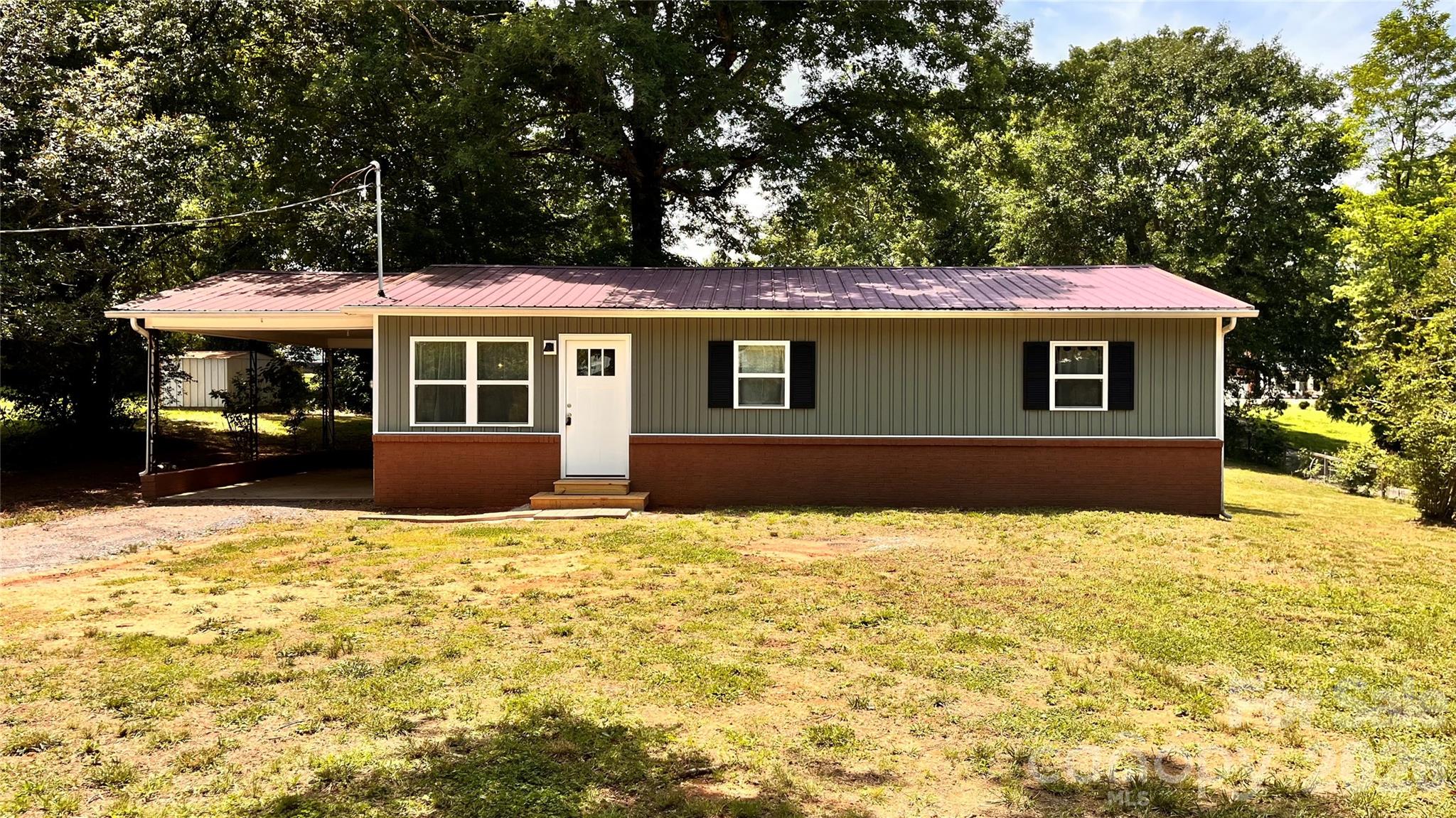 4009 Smokey Creek Road — Lenoir