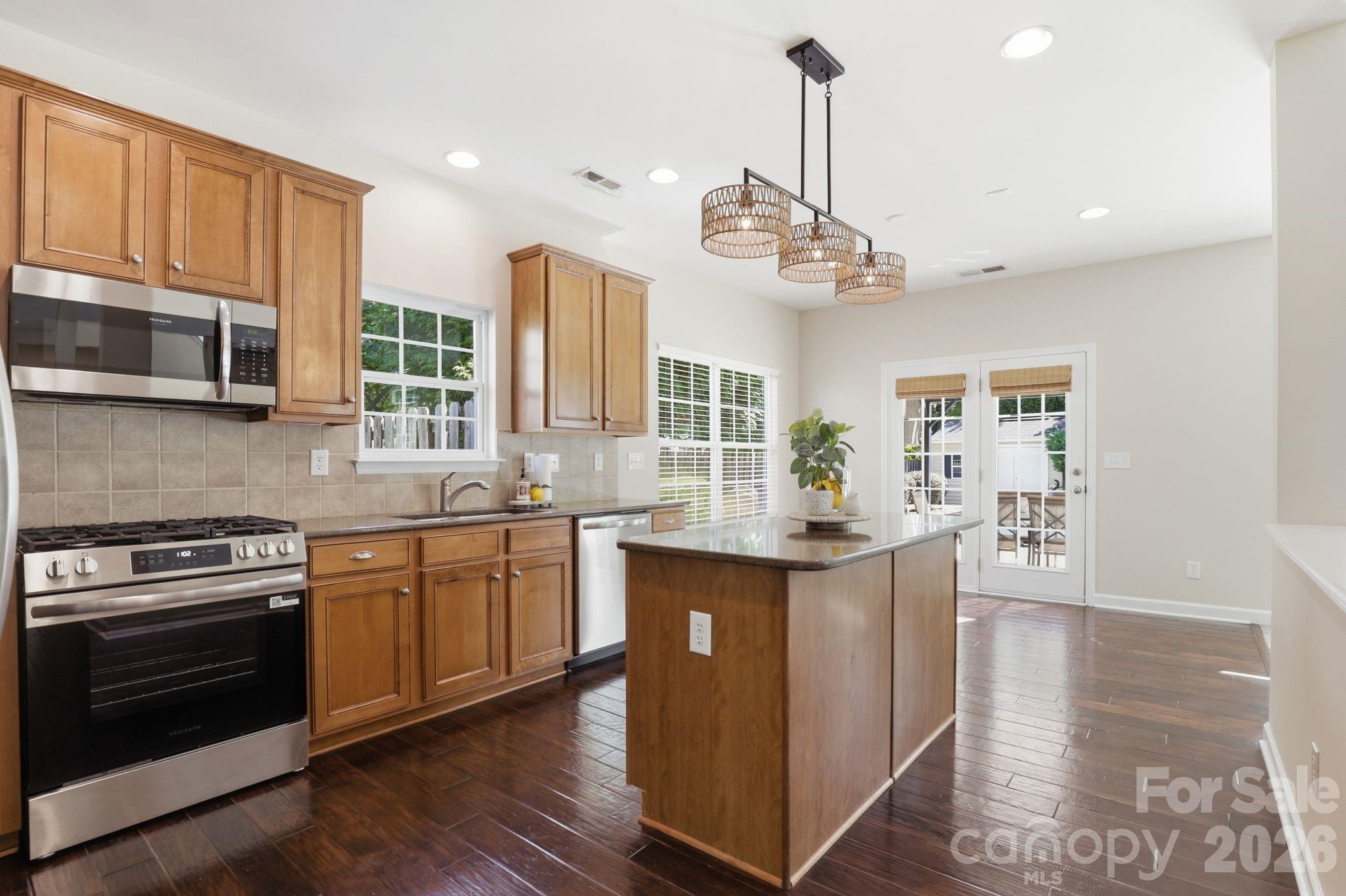 223 Pleasant Grove Lane — Mooresville