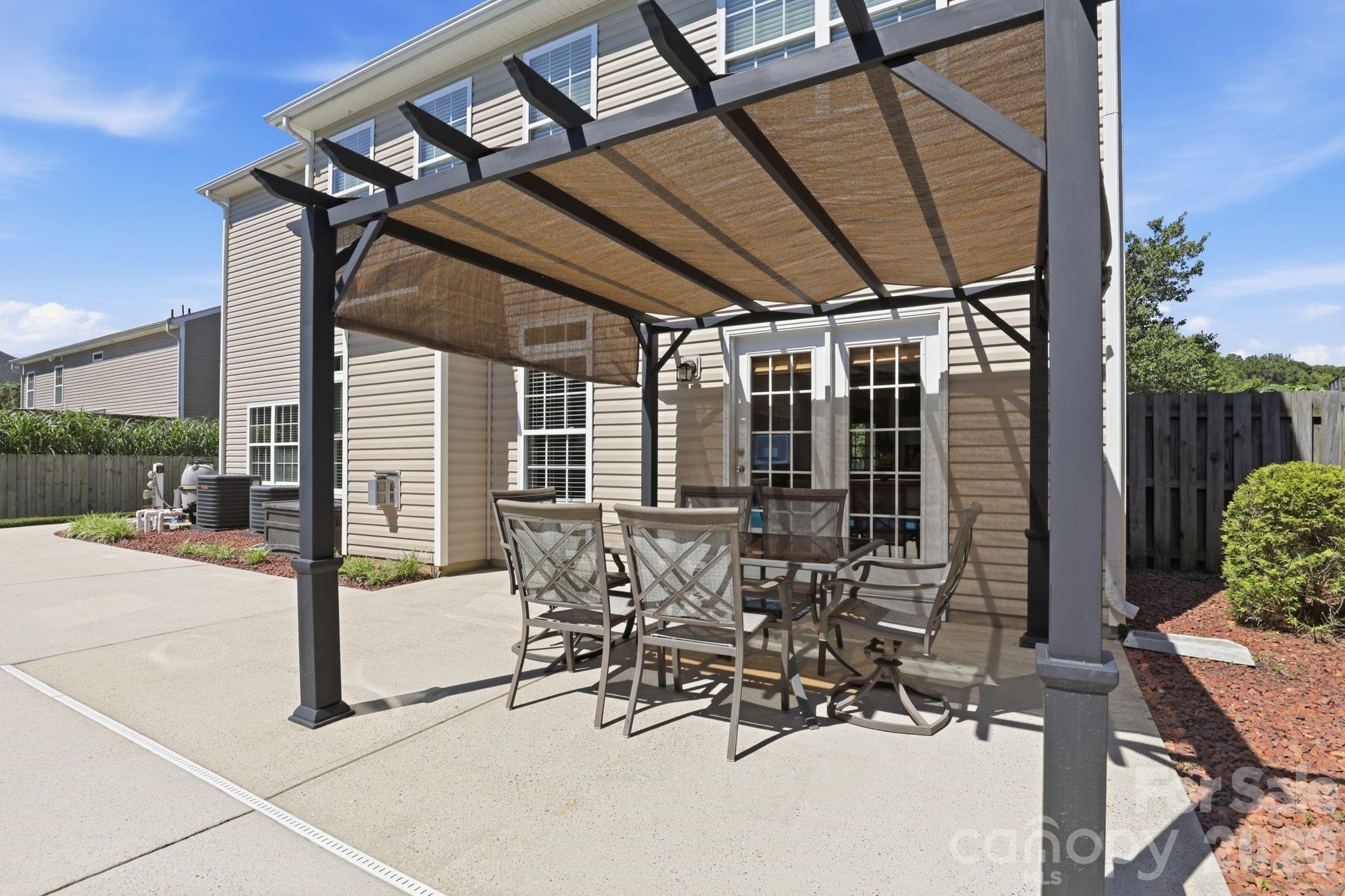 223 Pleasant Grove Lane — Mooresville