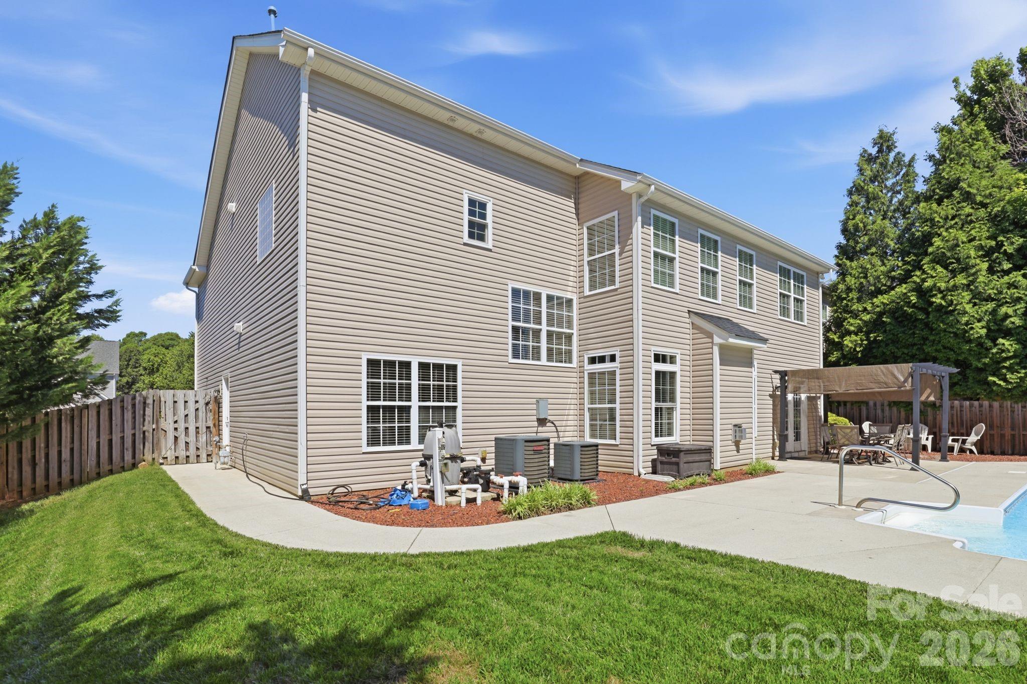 223 Pleasant Grove Lane — Mooresville