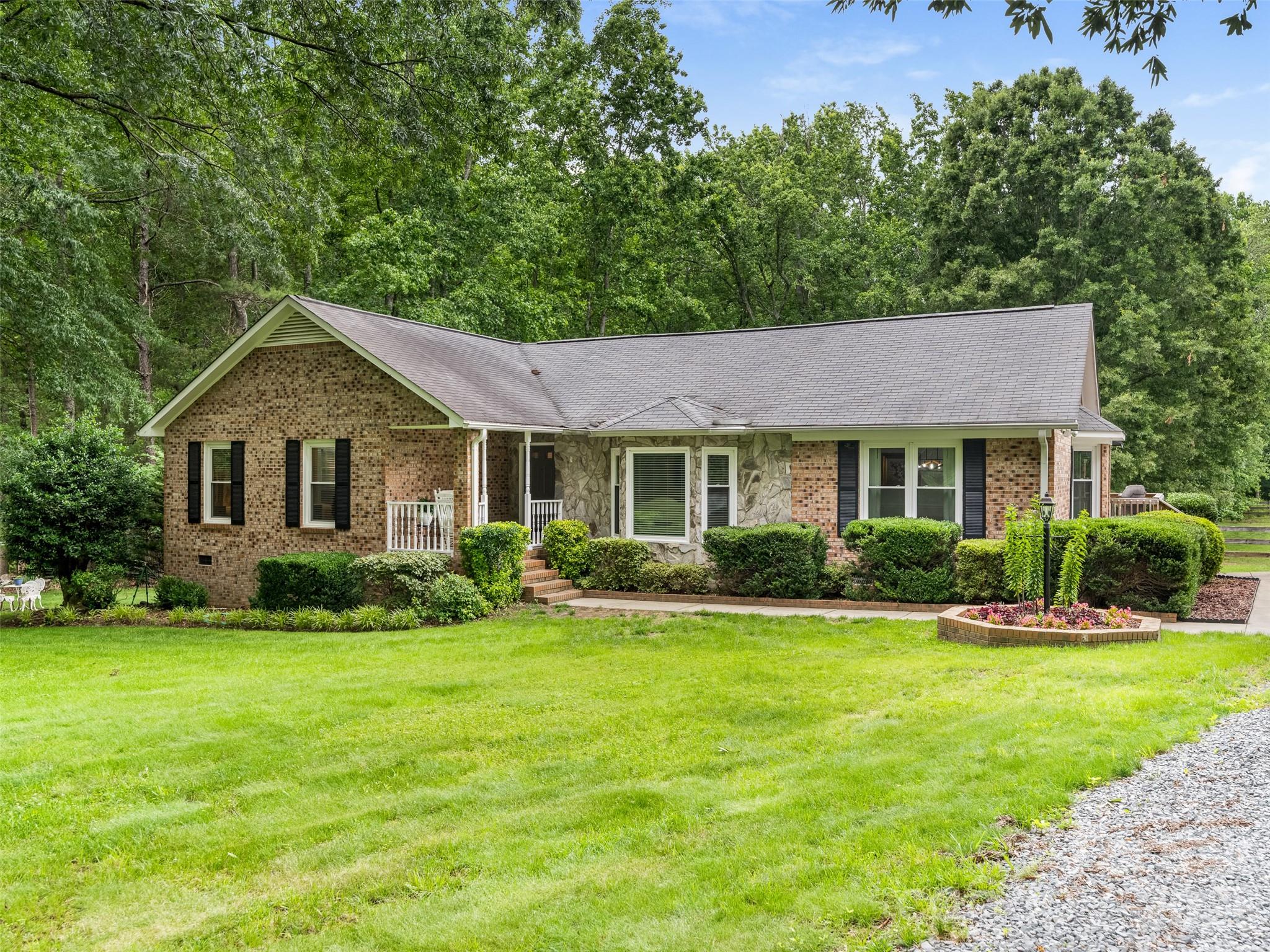 7712 Old Waxhaw Monroe Road — Waxhaw