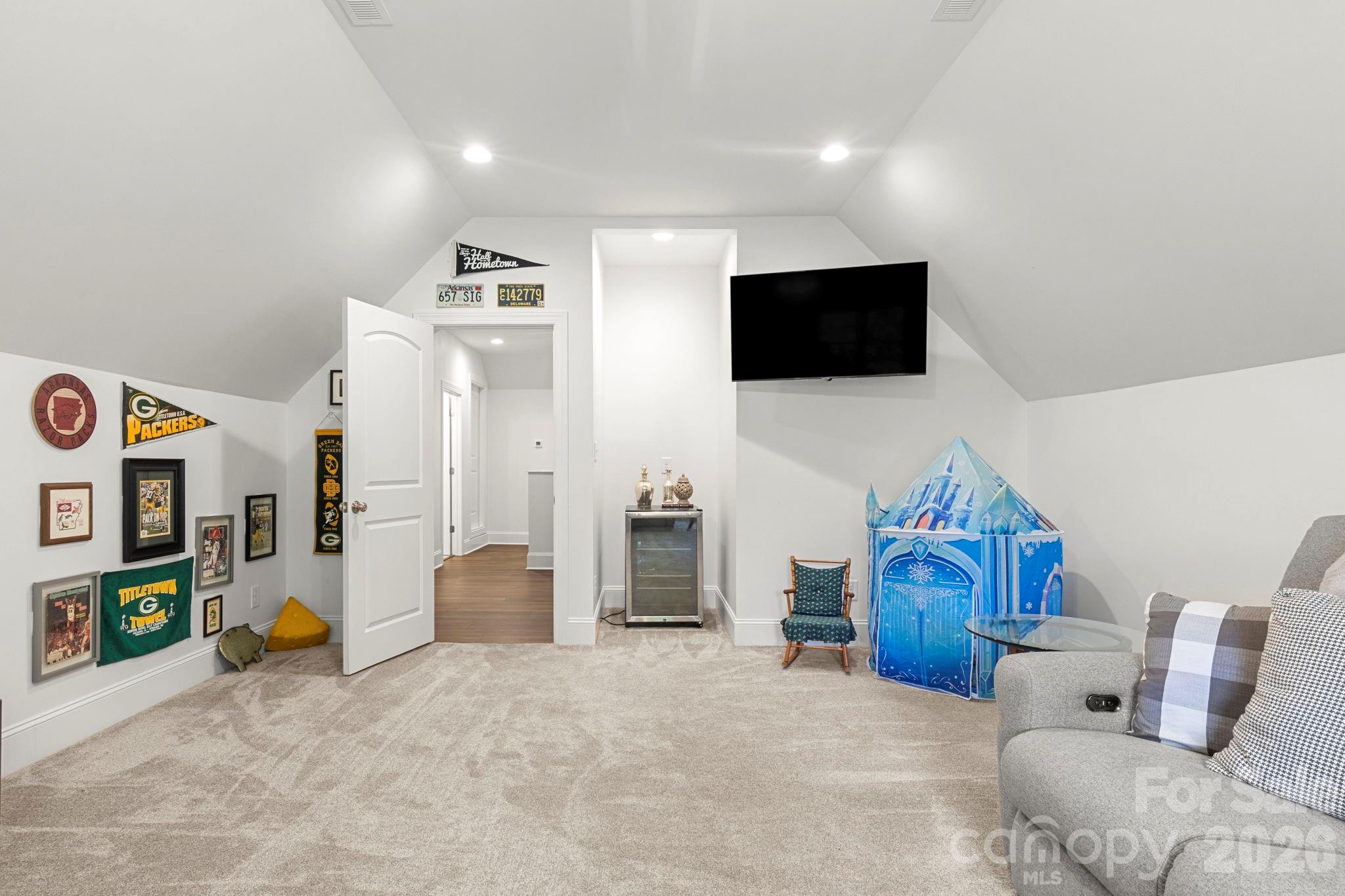587 Amesbury Drive — Mt Ulla