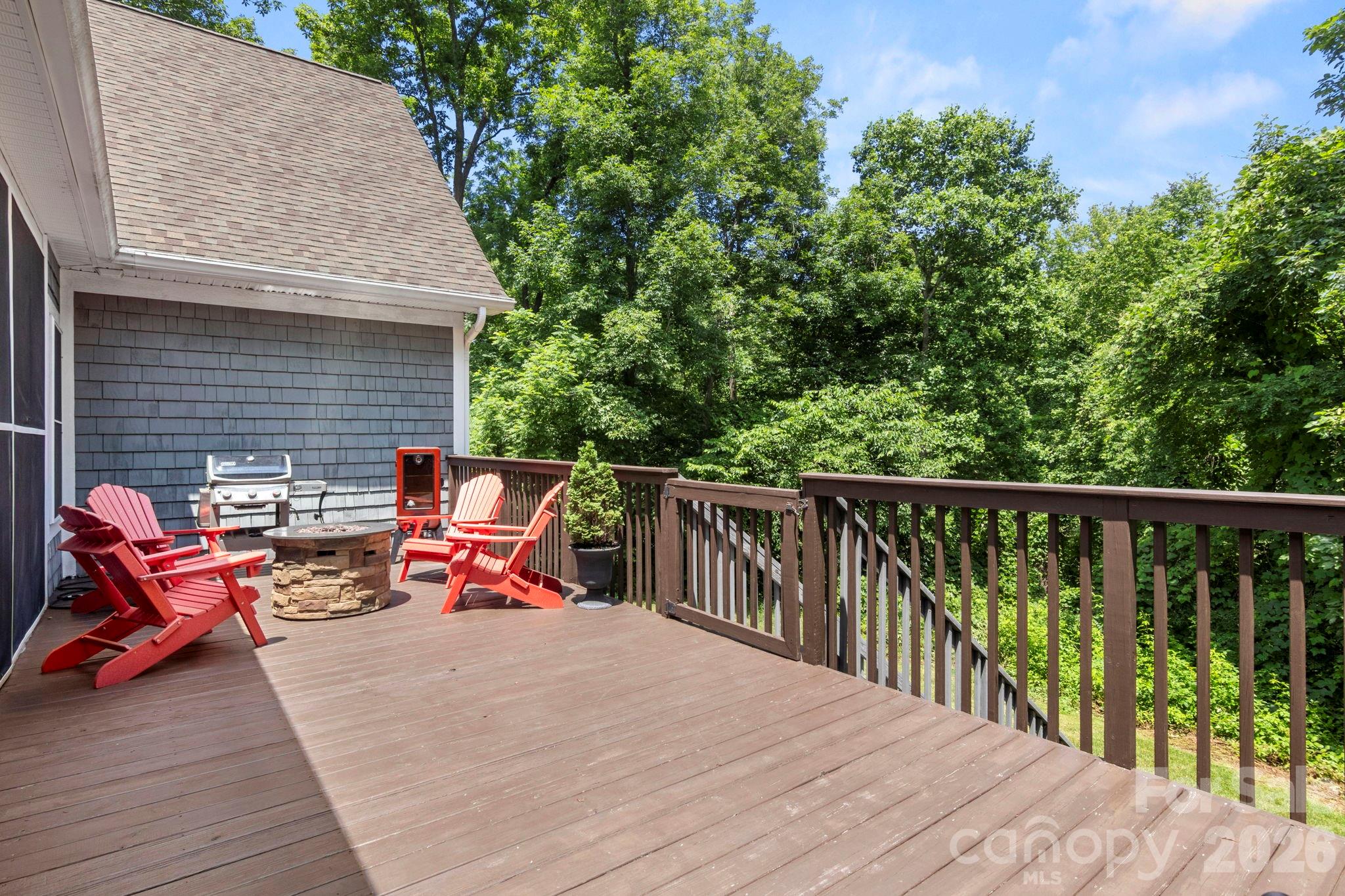 587 Amesbury Drive — Mt Ulla