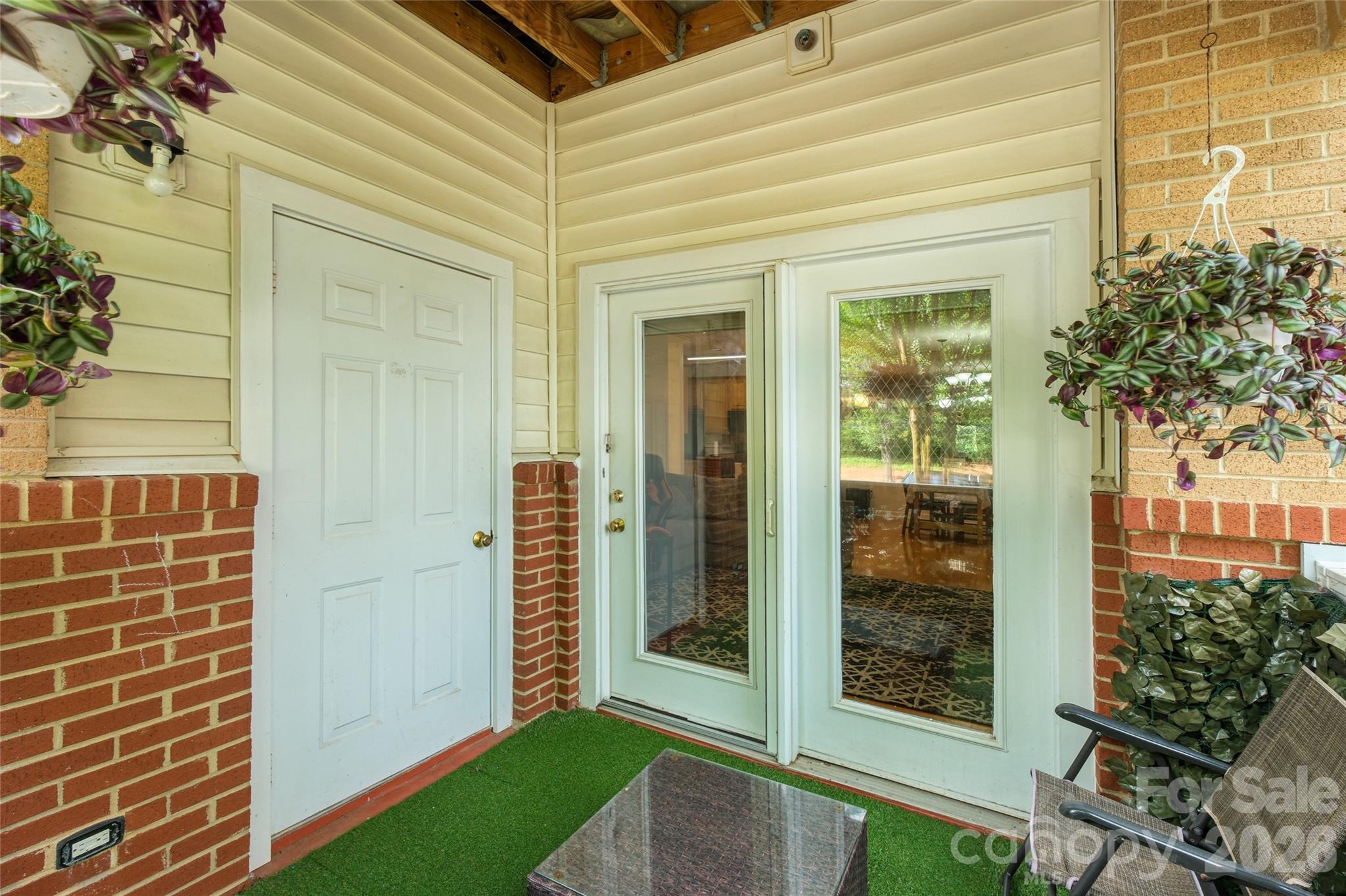 11915 Ridgeway Park Drive — Charlotte