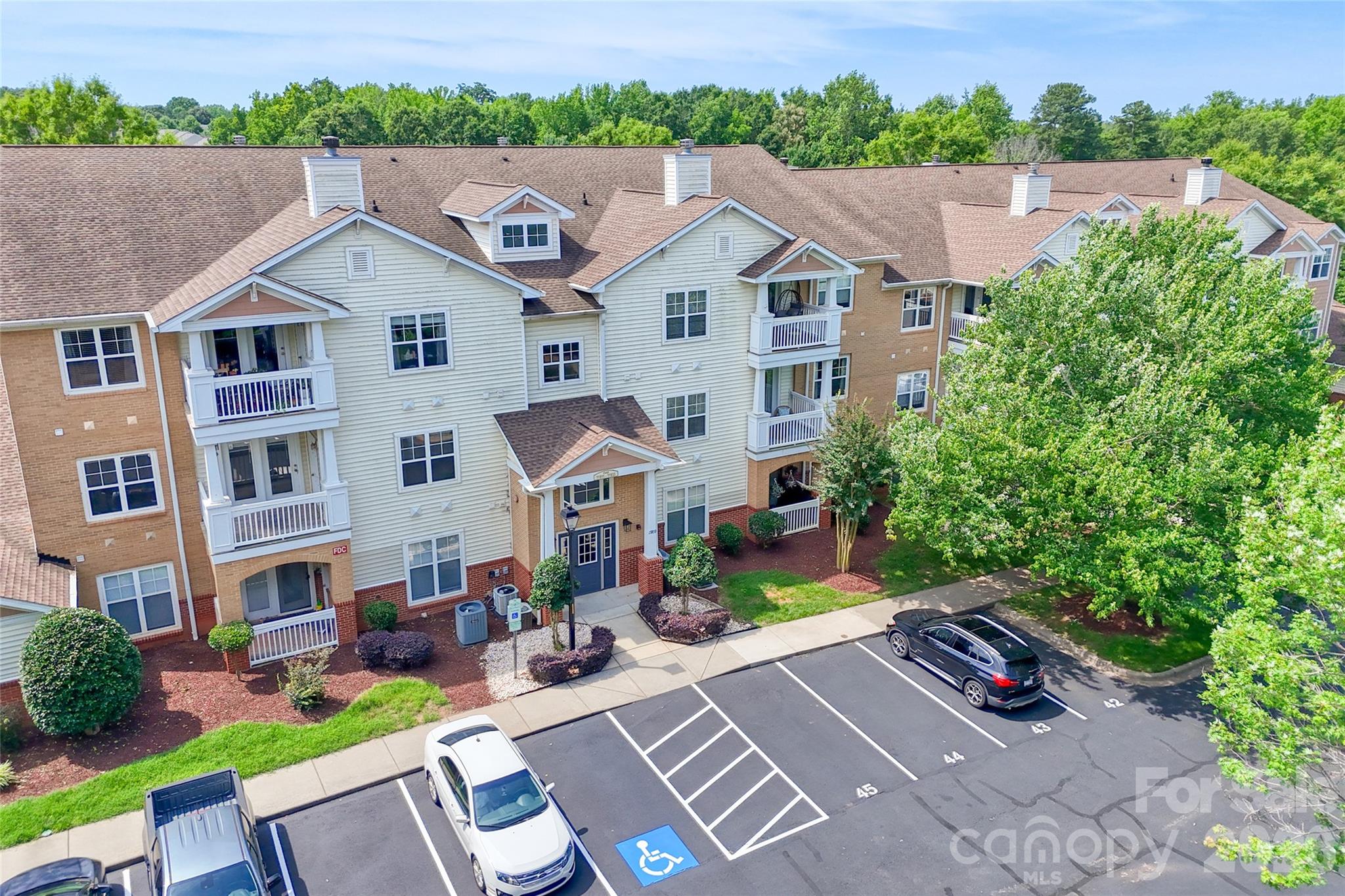 11915 Ridgeway Park Drive — Charlotte