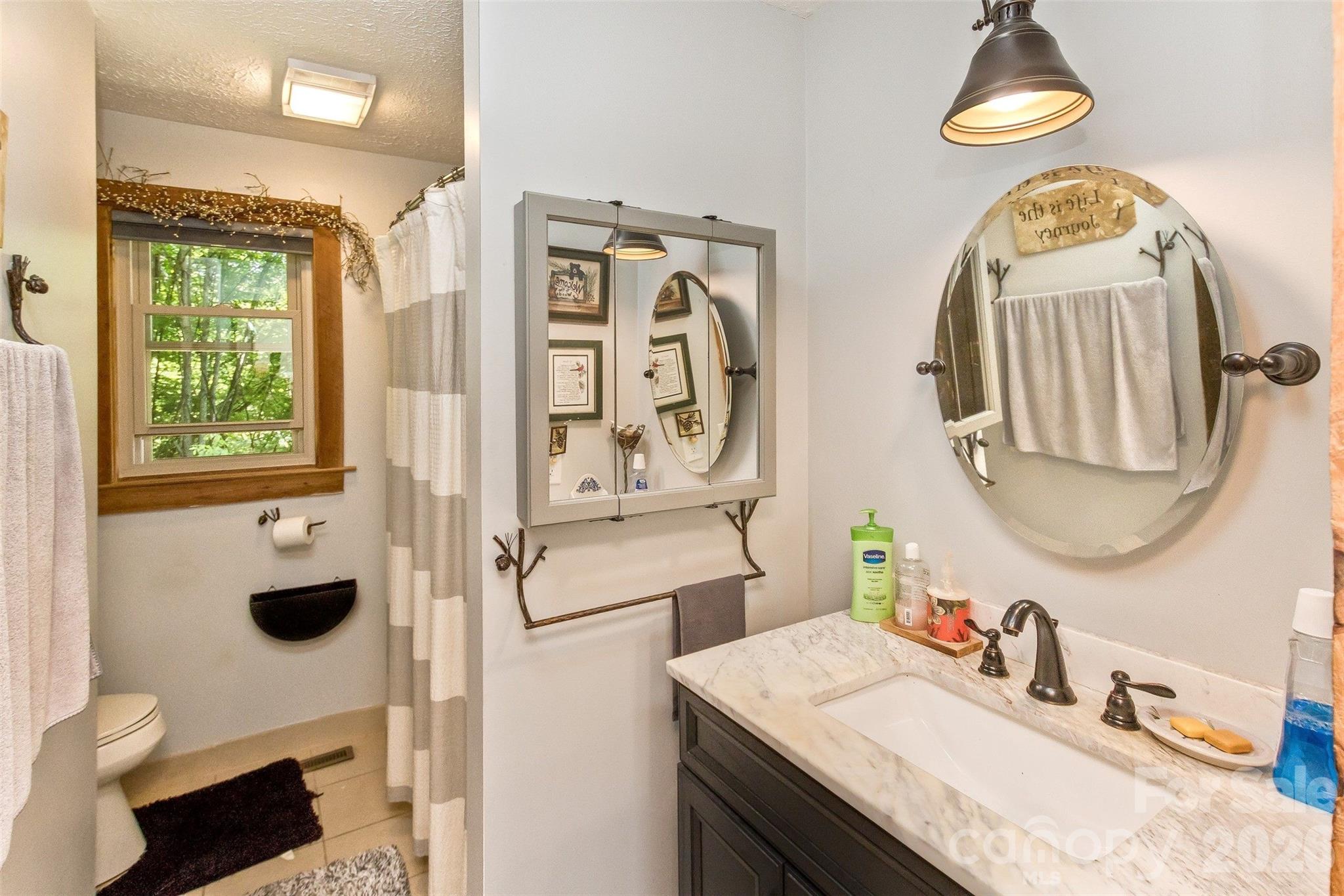 1059 Setzer Cove Road — Maggie Valley