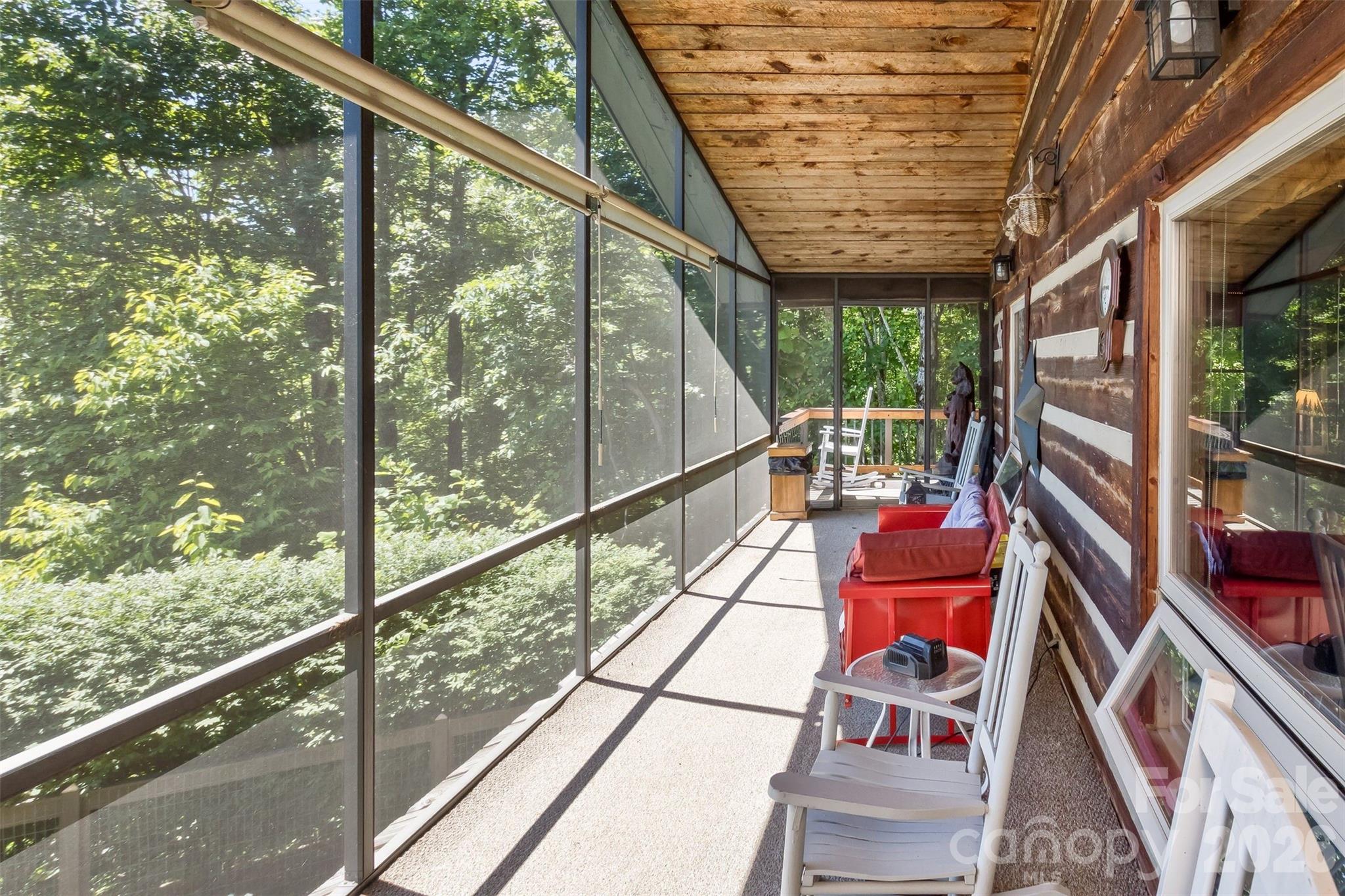1059 Setzer Cove Road — Maggie Valley