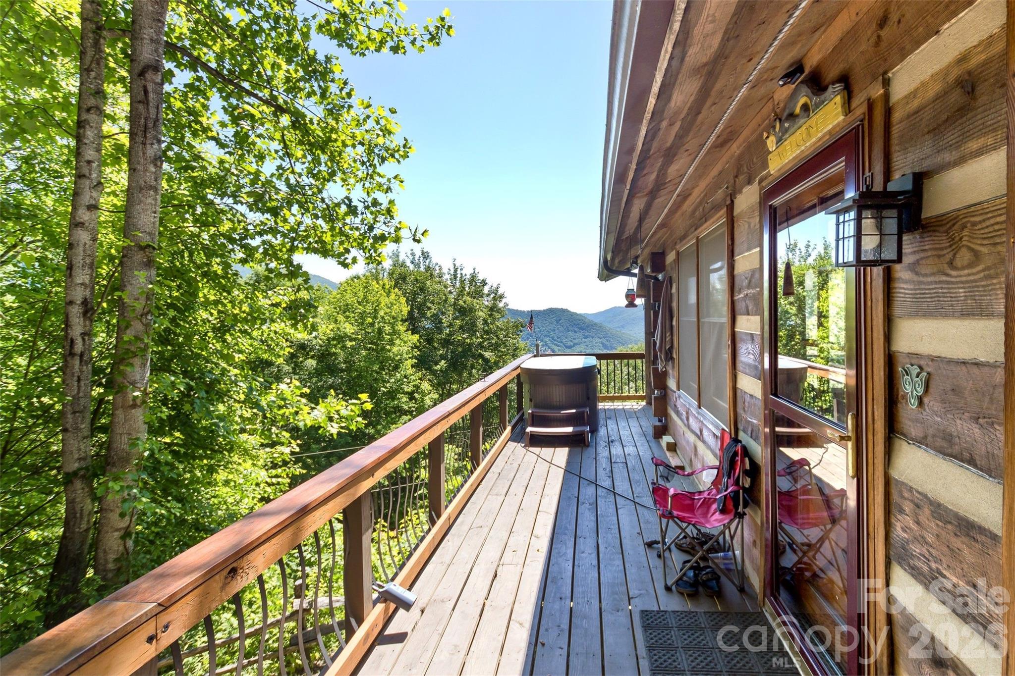 1059 Setzer Cove Road — Maggie Valley