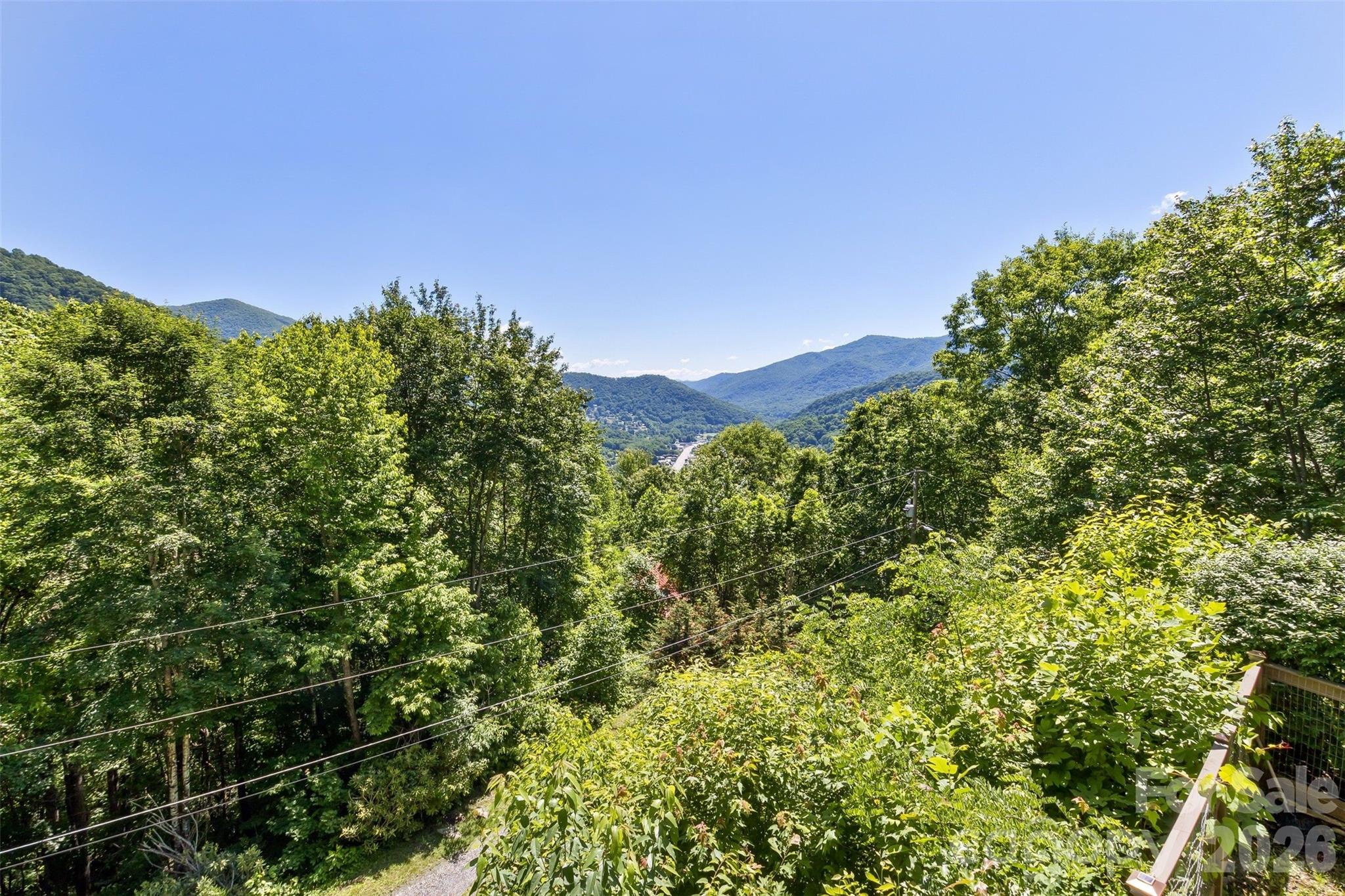 1059 Setzer Cove Road — Maggie Valley