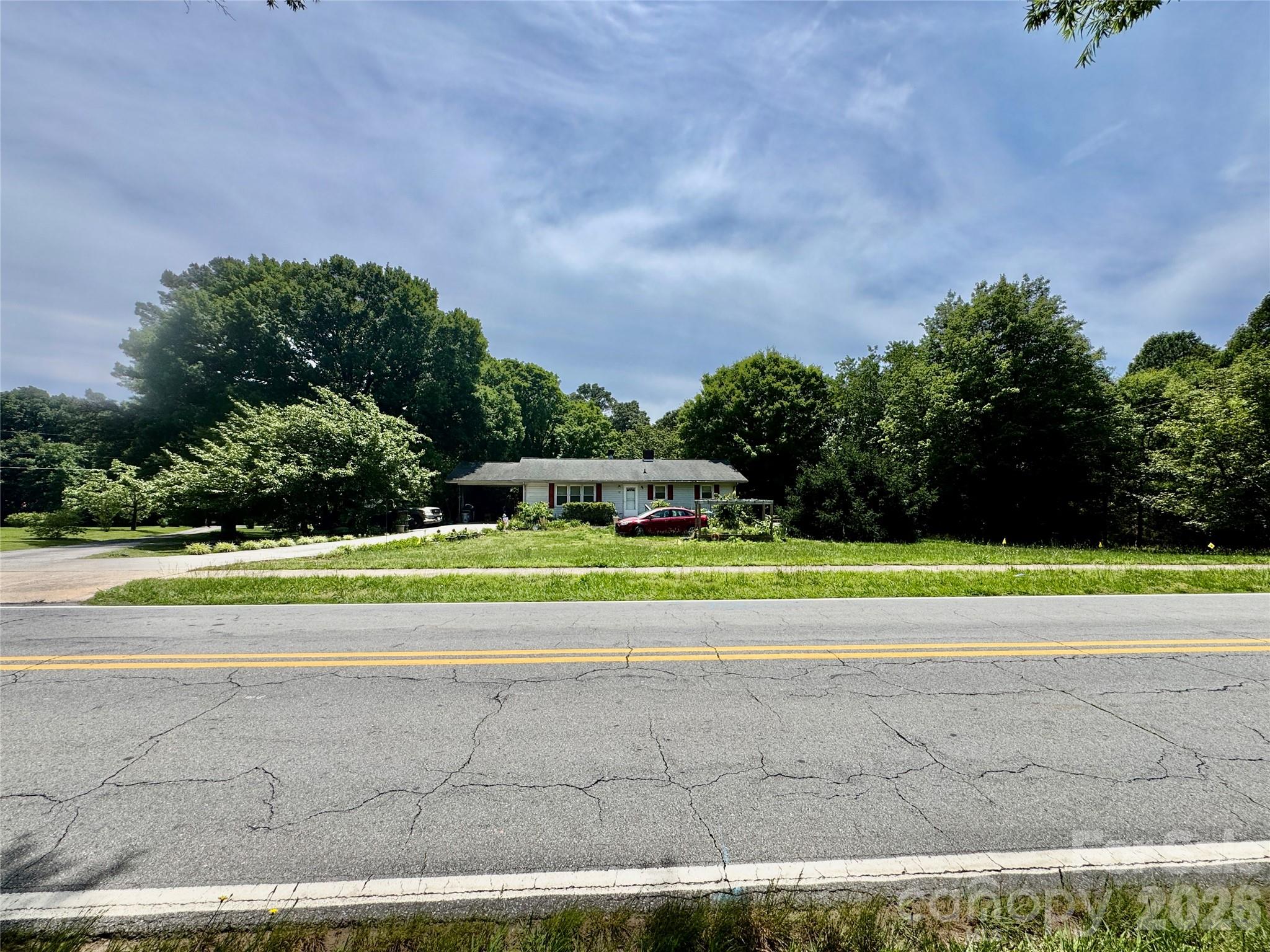 717 W Lee Avenue — Yadkinville