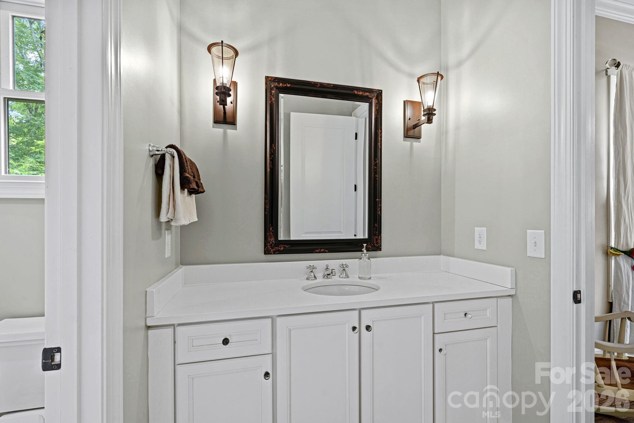 6808 Live Oaks Lane — Waxhaw