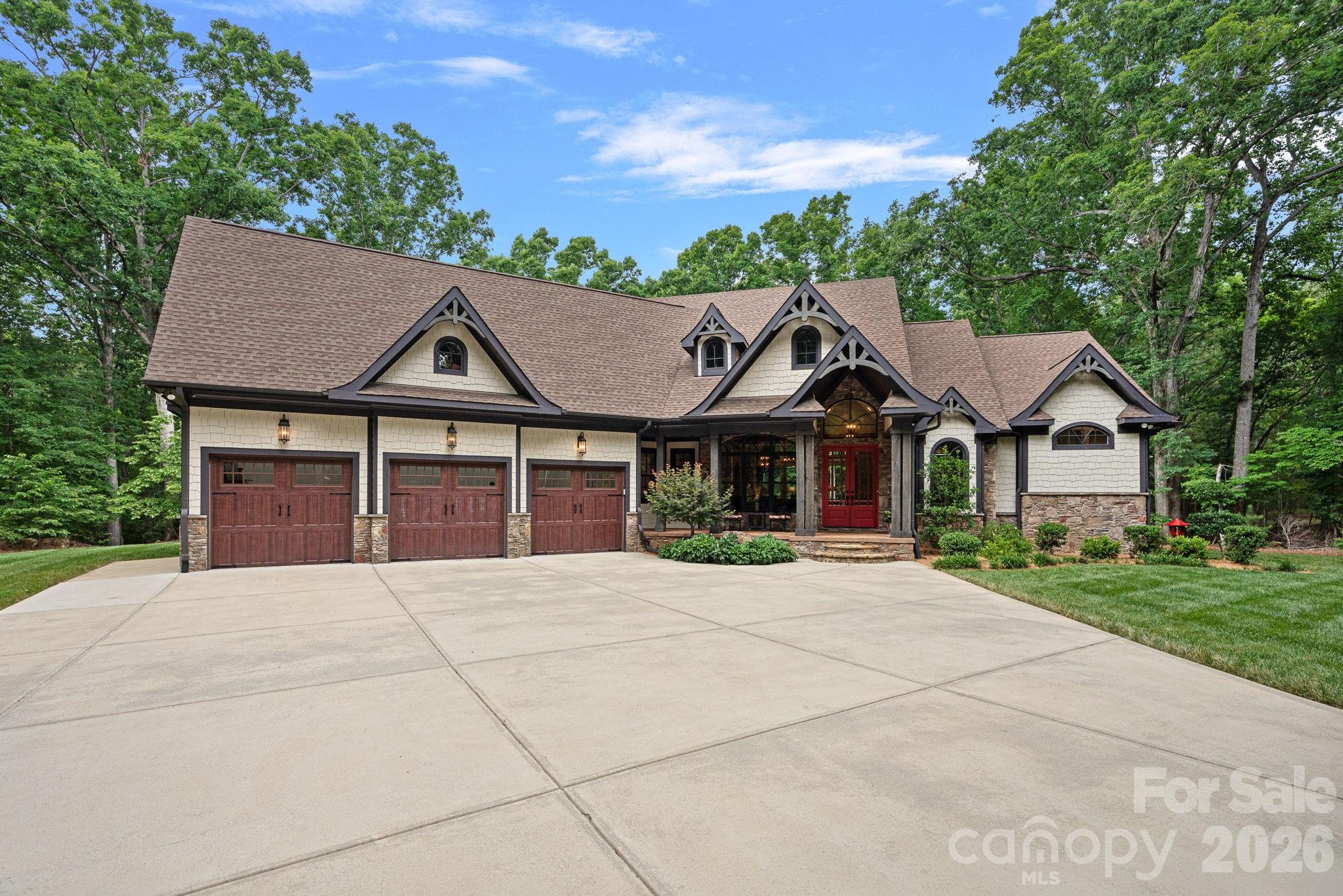 6808 Live Oaks Lane — Waxhaw