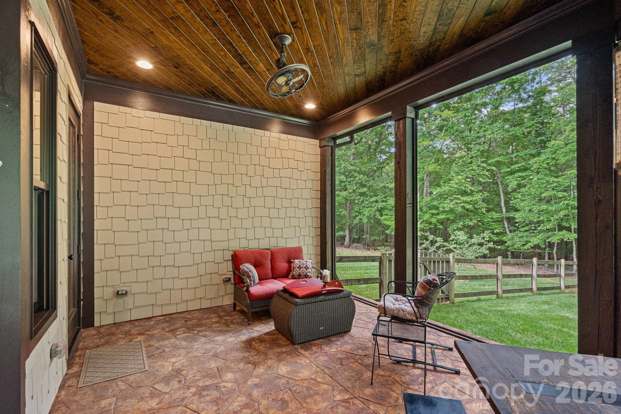 6808 Live Oaks Lane — Waxhaw