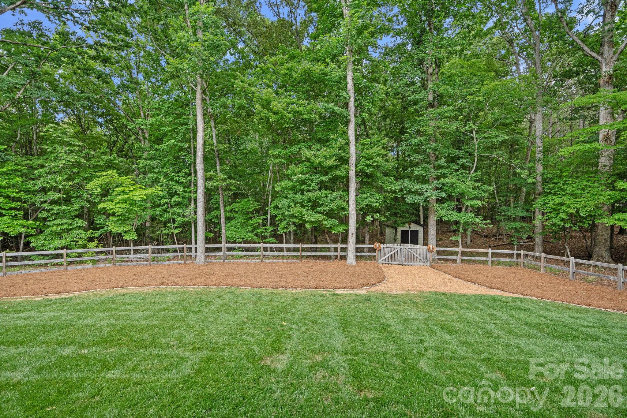 6808 Live Oaks Lane — Waxhaw