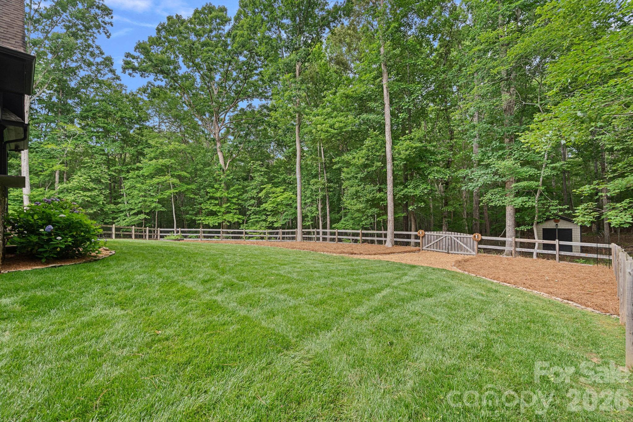 6808 Live Oaks Lane — Waxhaw