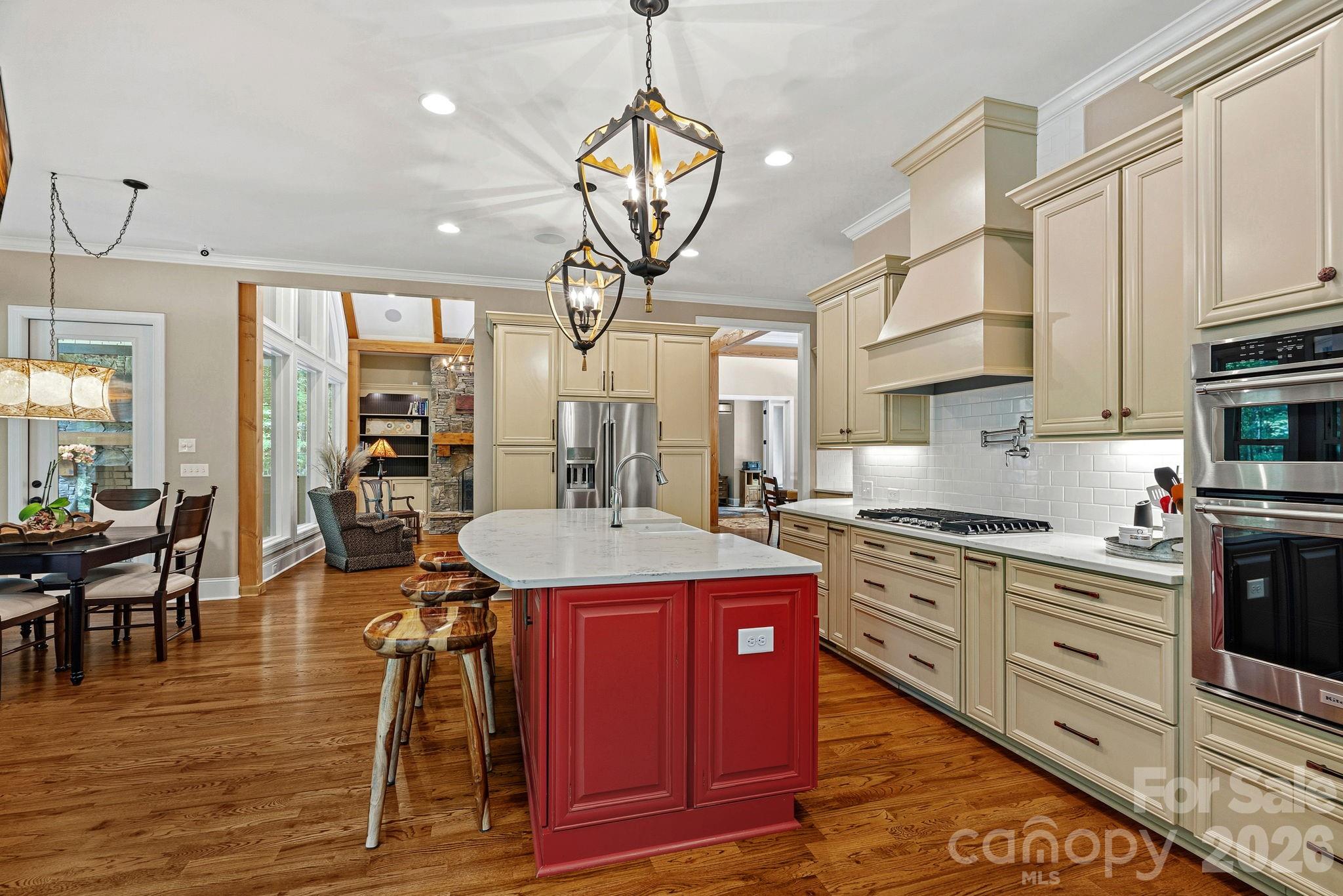 6808 Live Oaks Lane — Waxhaw