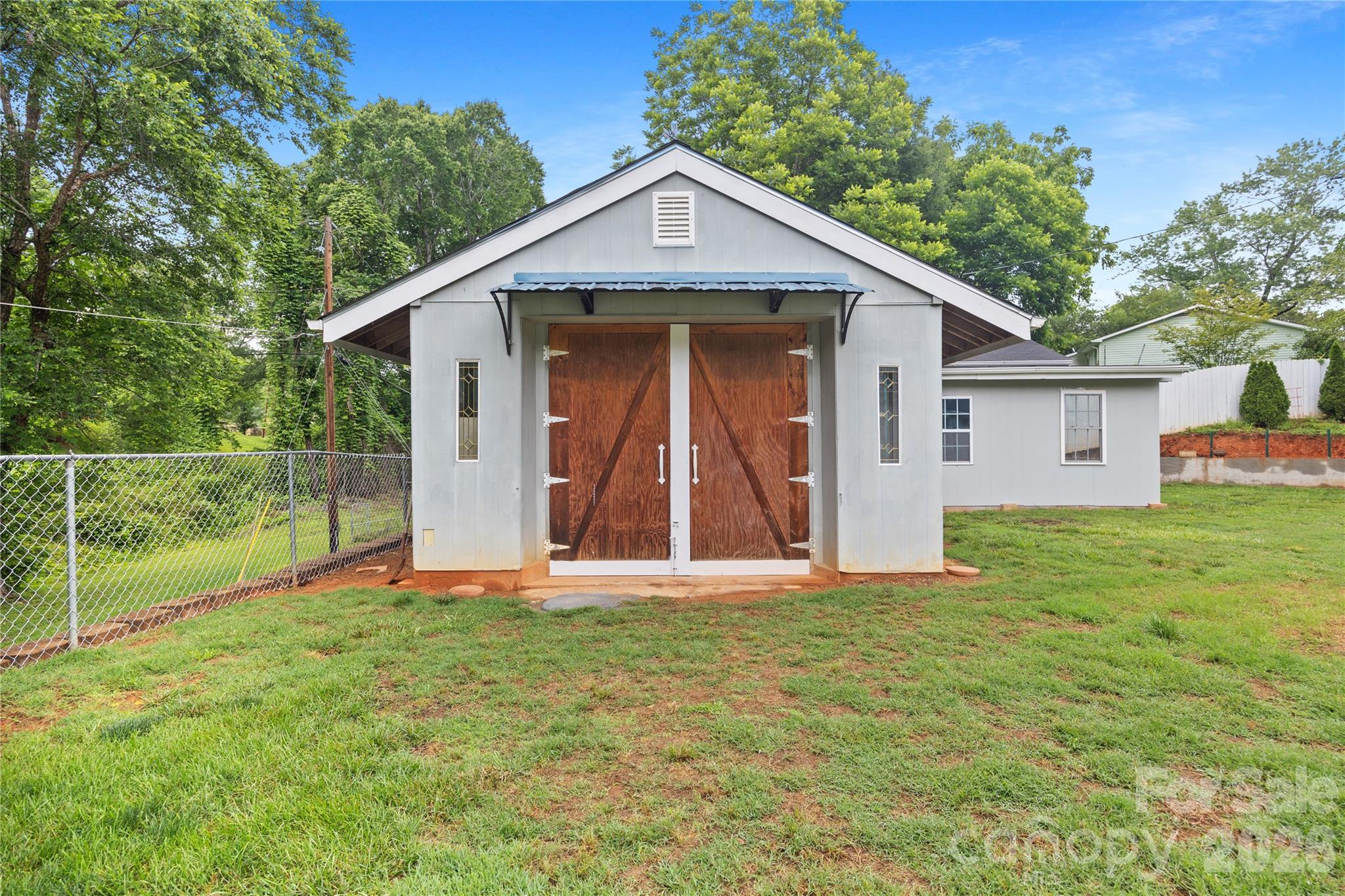 342 West Avenue — Troutman