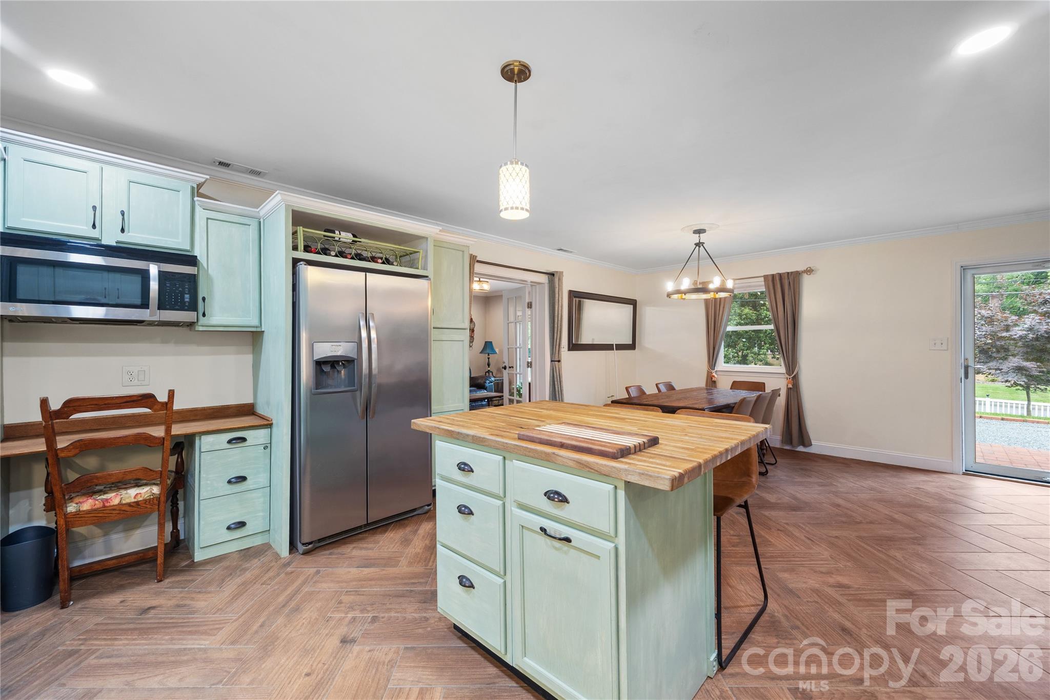 342 West Avenue — Troutman